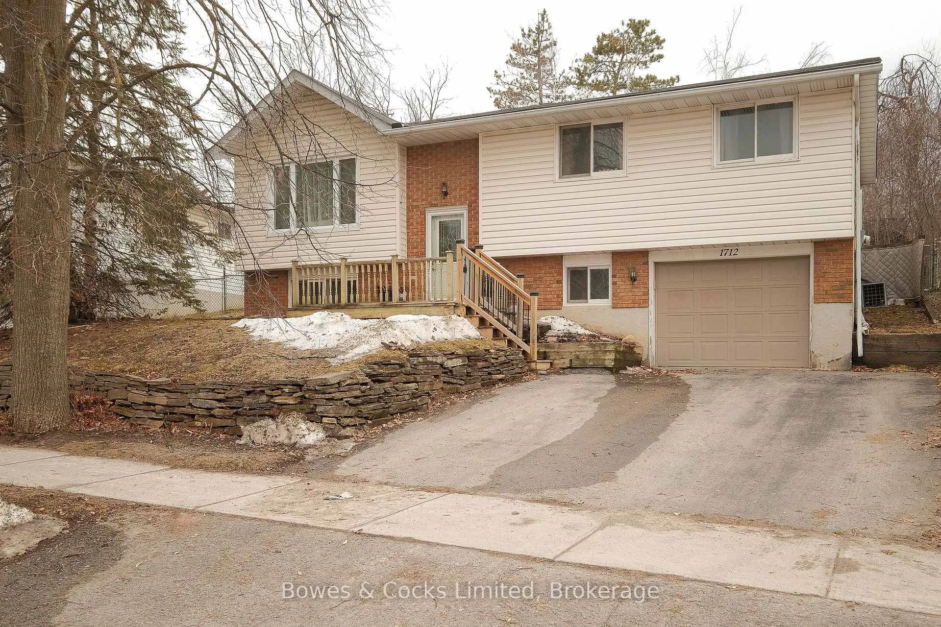 Photo 3 of 1712 Redwood Drive, Peterborough, Monaghan Ward 2 — HOMEH