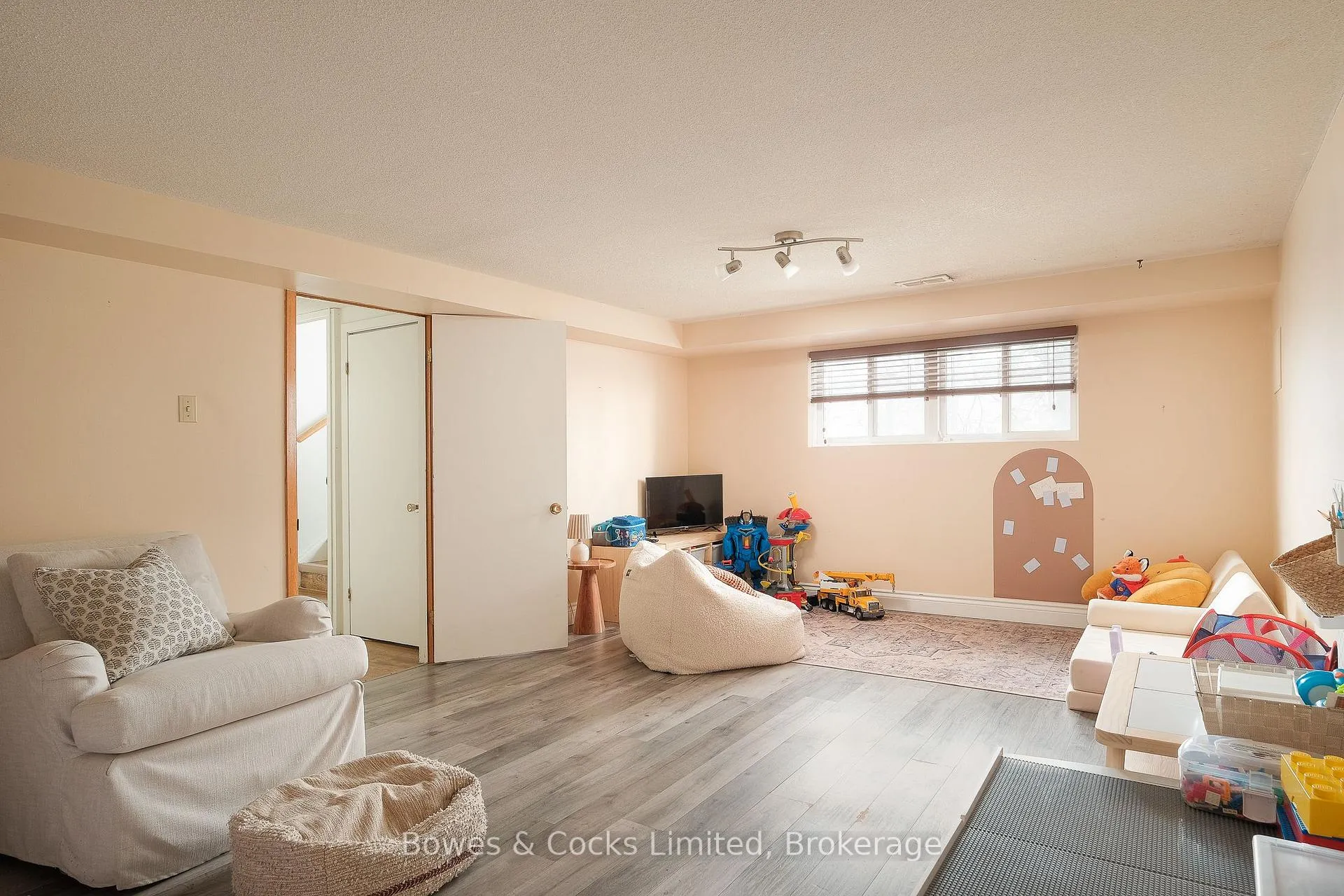 Photo 23 of 1712 Redwood Drive, Peterborough, Monaghan Ward 2 — HOMEH
