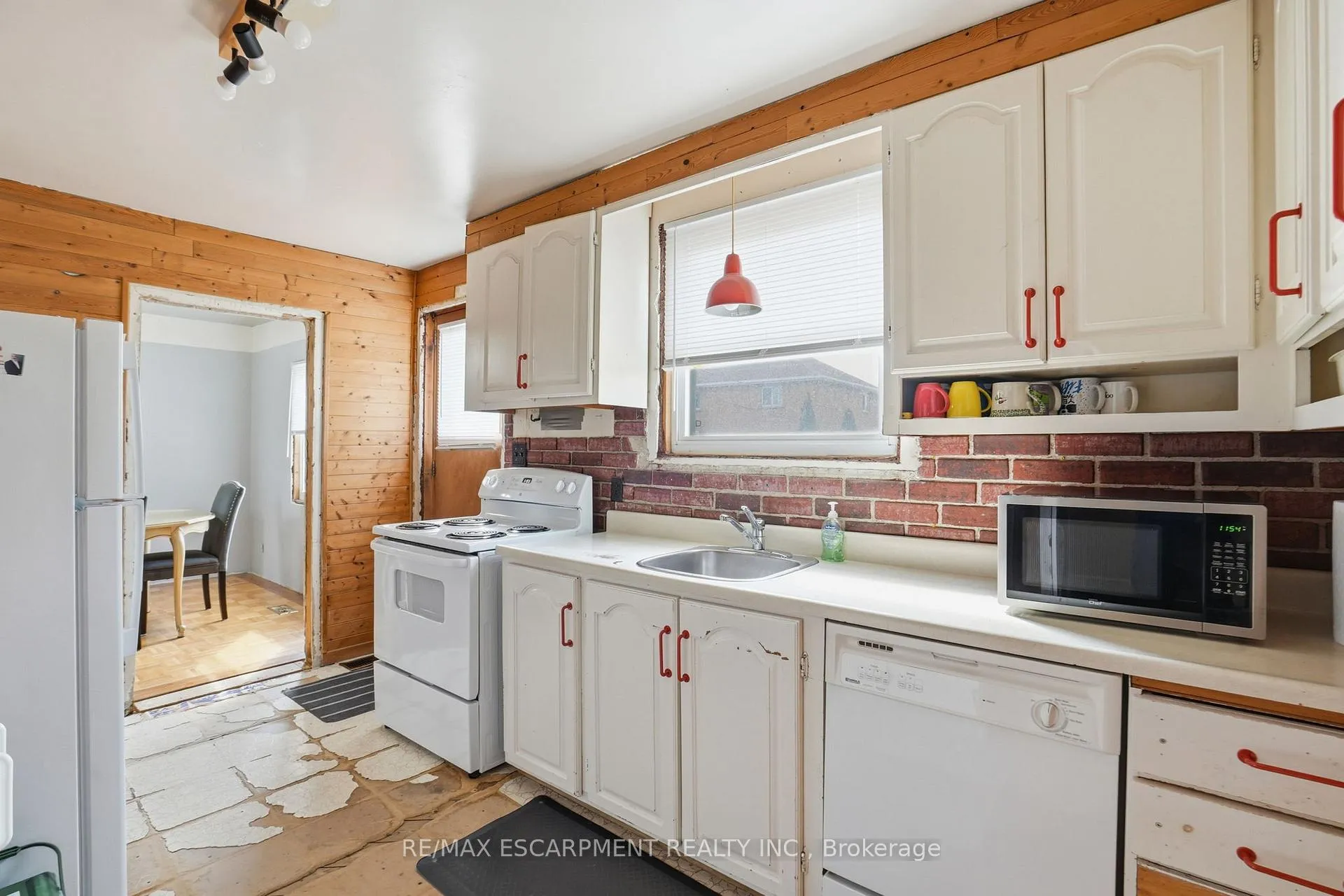 Photo 12 of 560 Stone Church Road E, Hamilton, Butler — HOMEH