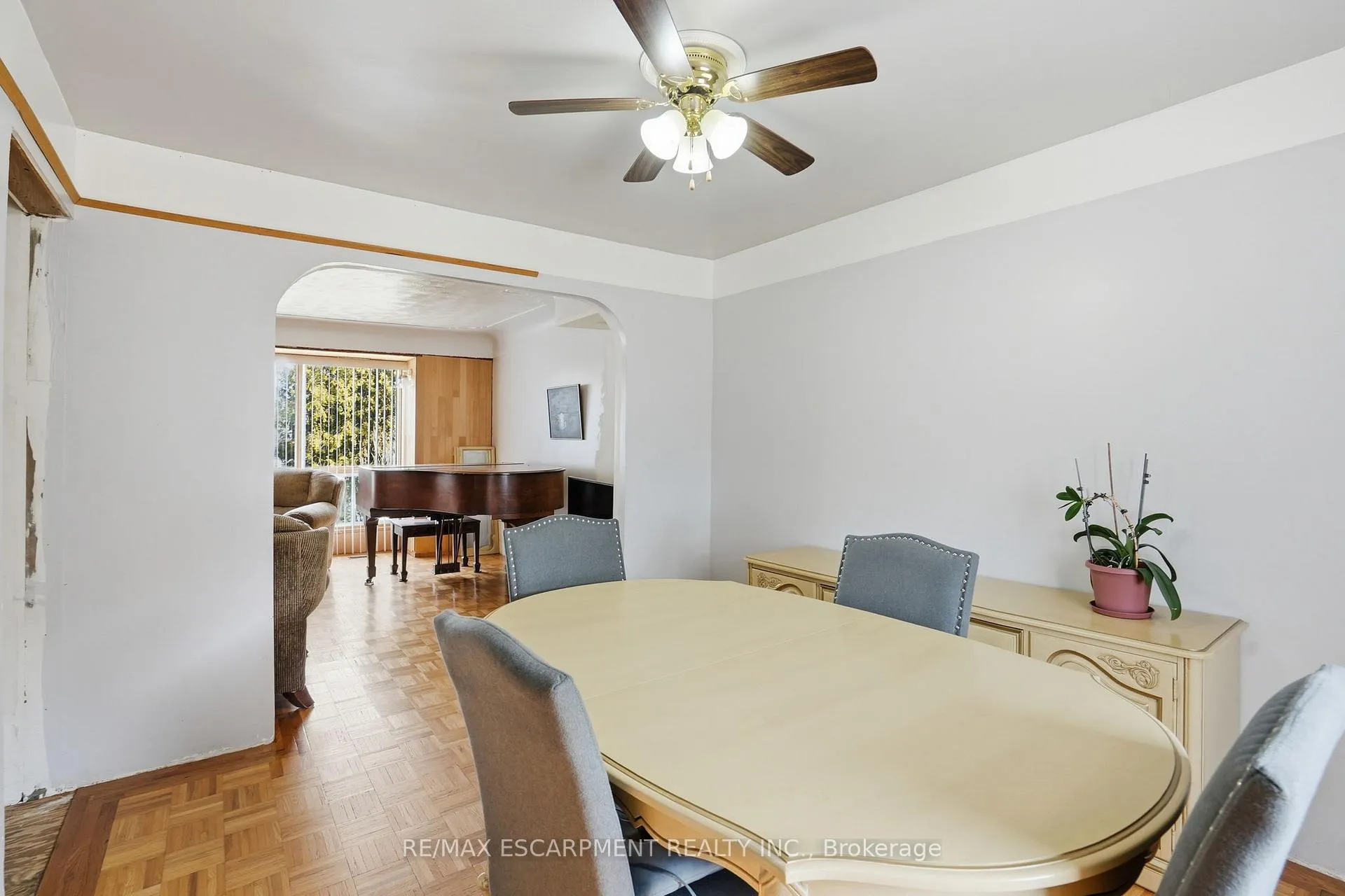 Photo 15 of 560 Stone Church Road E, Hamilton, Butler — HOMEH