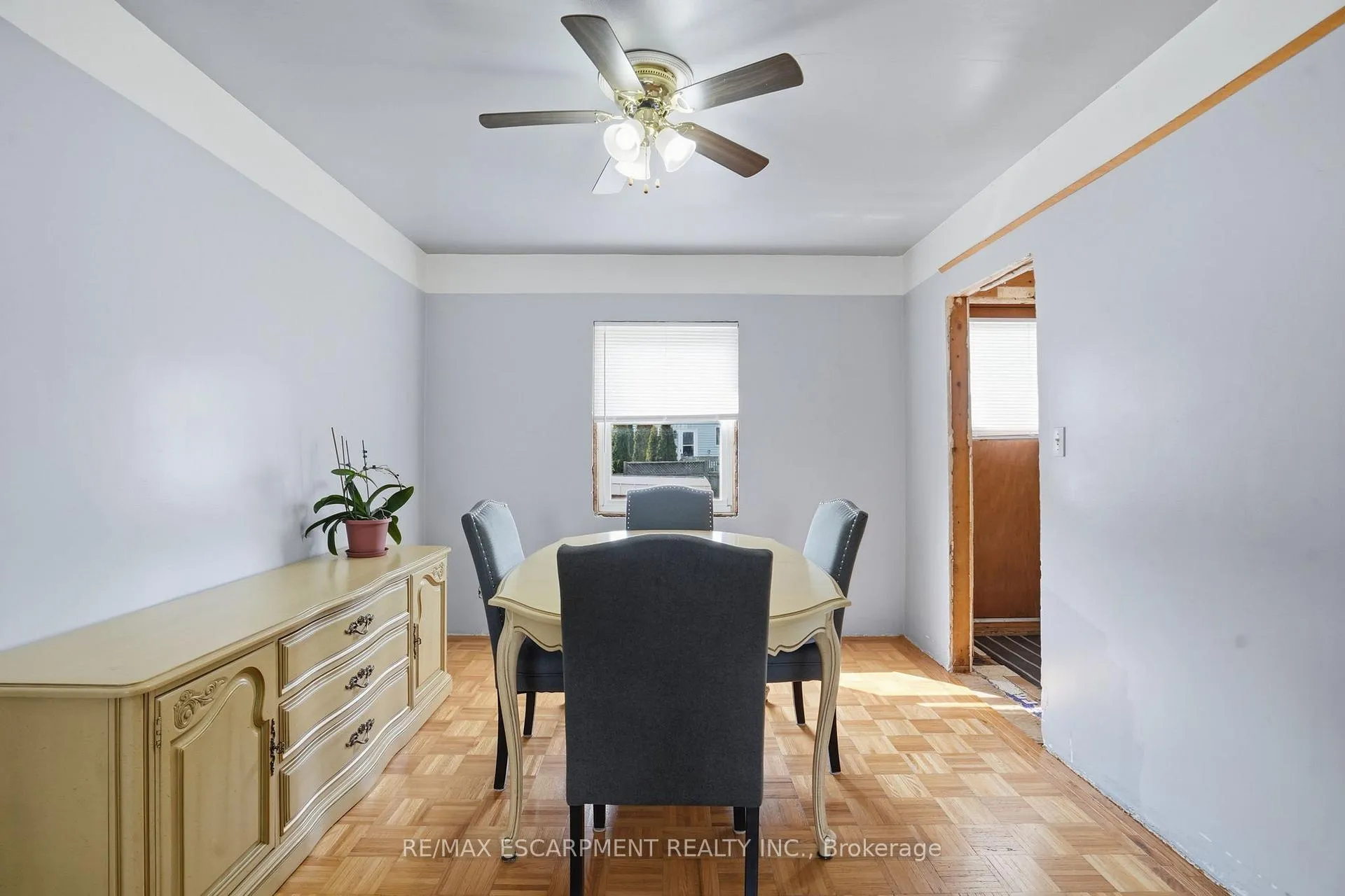 Photo 17 of 560 Stone Church Road E, Hamilton, Butler — HOMEH