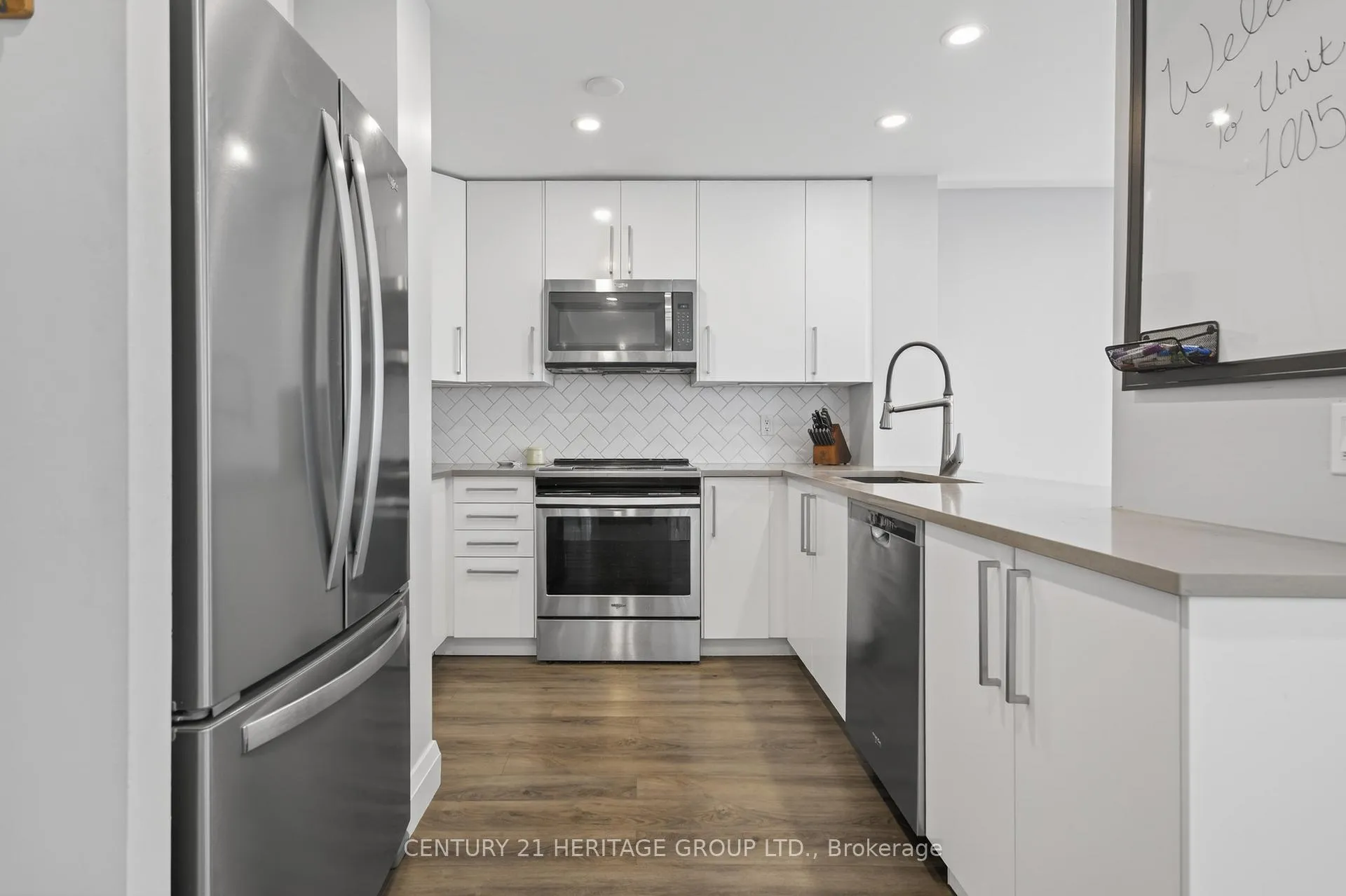 Photo 12 of Unit 1005, 150 Dunlop Street E, Barrie, City Centre — HOMEH
