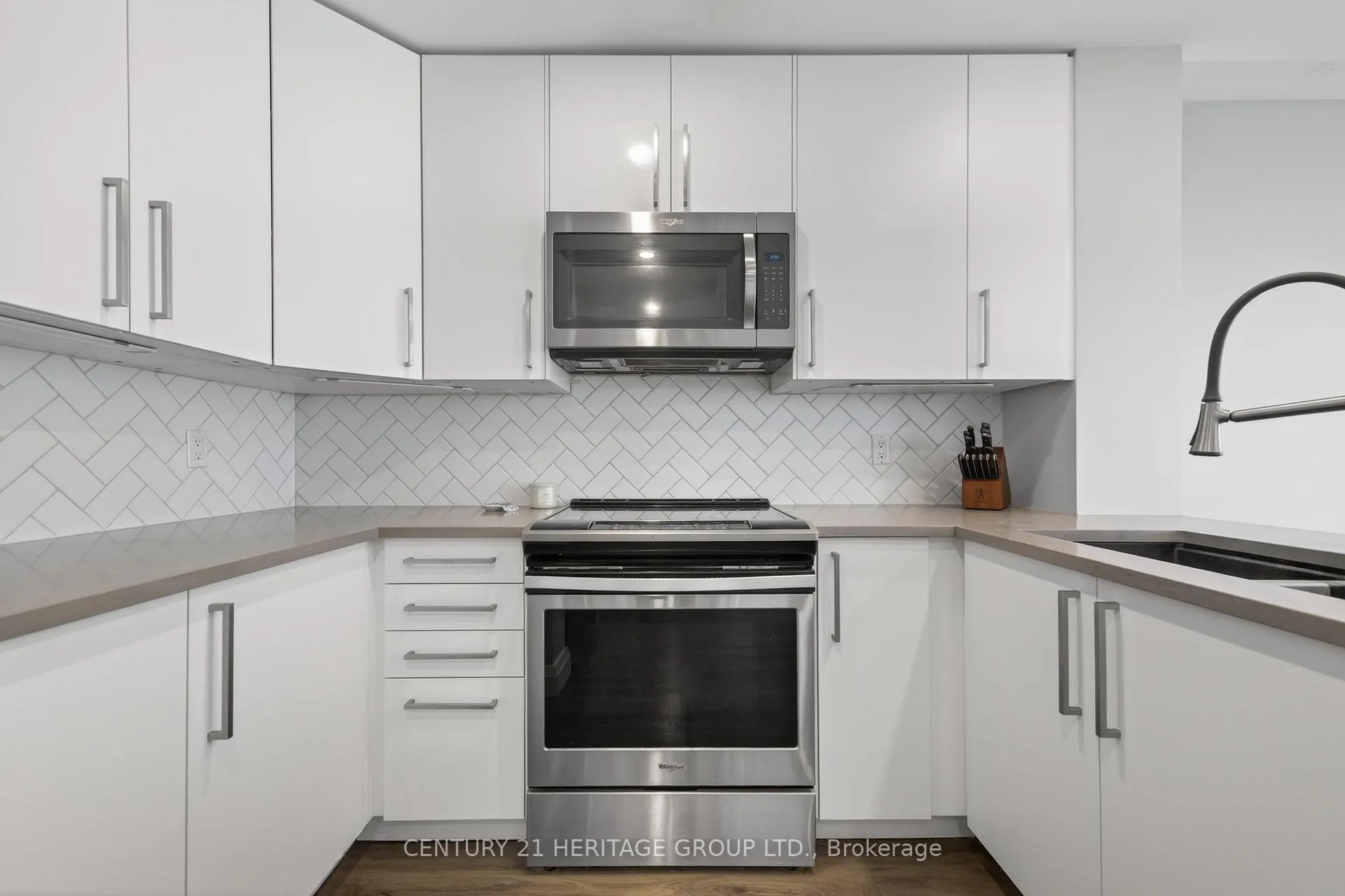 Photo 13 of Unit 1005, 150 Dunlop Street E, Barrie, City Centre — HOMEH