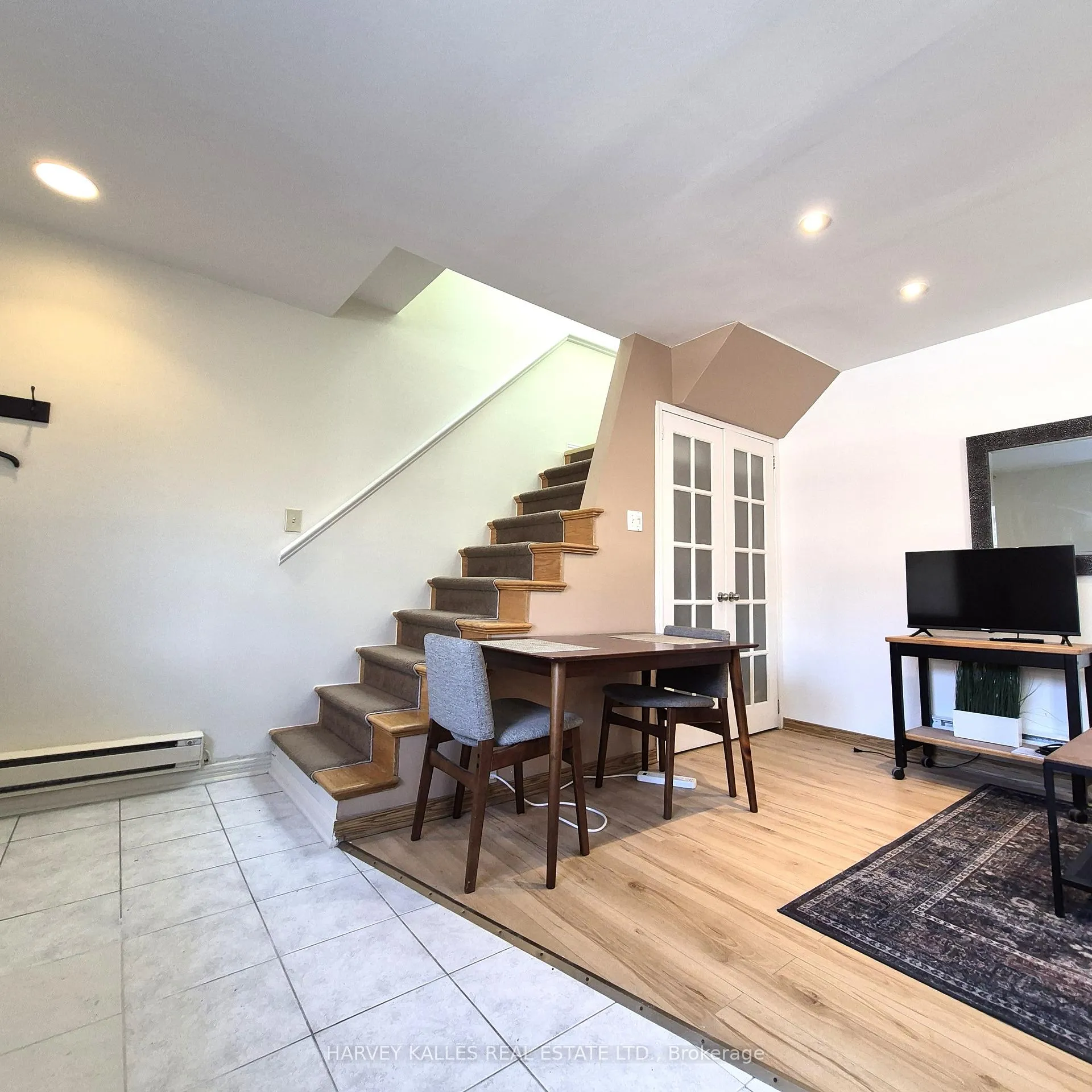 Photo 7 of Unit 1, 127 Summerhill Avenue, Toronto, Rosedale-Moore Park — HOMEH