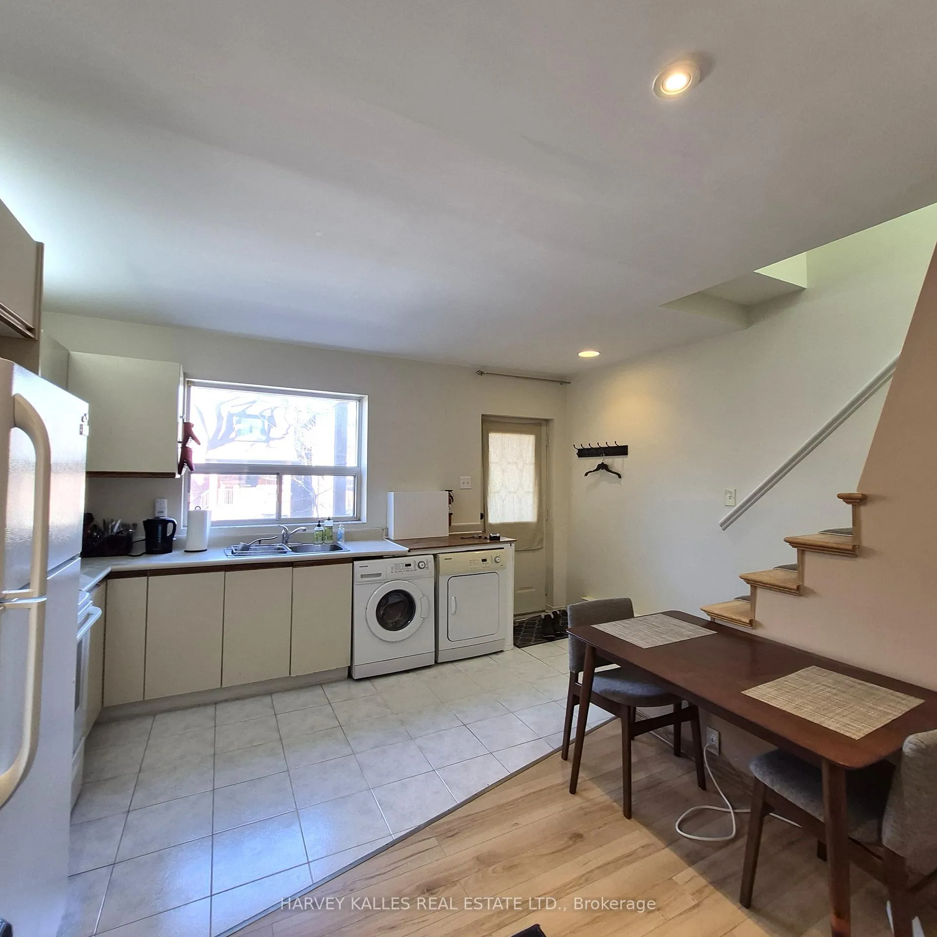 Photo 8 of Unit 1, 127 Summerhill Avenue, Toronto, Rosedale-Moore Park — HOMEH