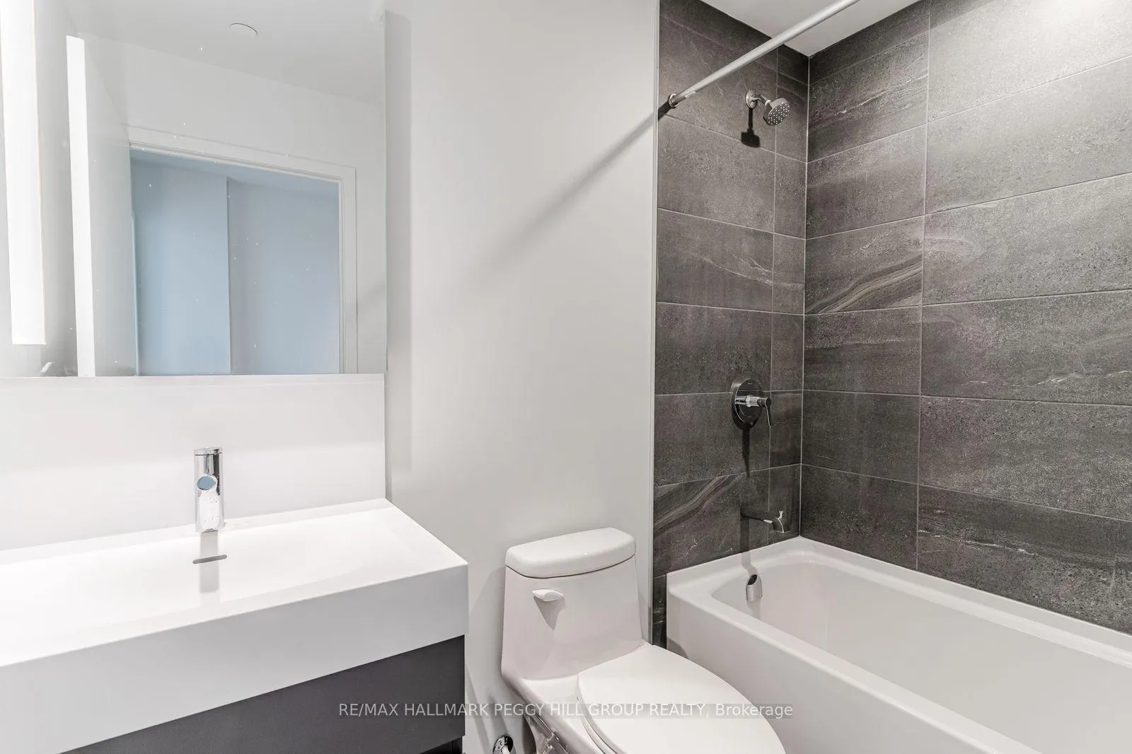Photo 11 of Unit 2909, 39 Mary Street, Barrie, City Centre — HOMEH