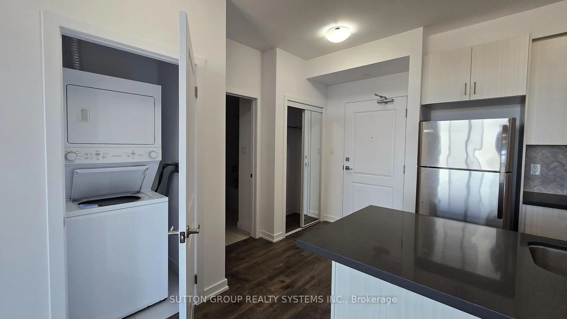 Photo 6 of Unit 437, 101 Shoreview Place, Hamilton, Lakeshore — HOMEH