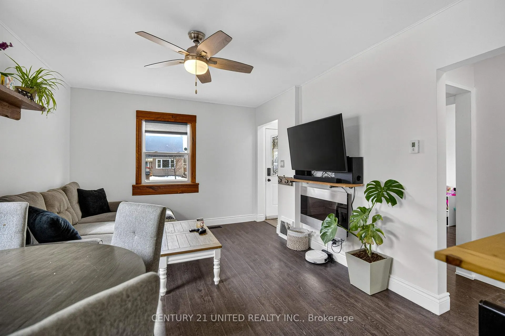 Photo 4 of 542 Mckellar Street, Peterborough, Otonabee Ward 1 — HOMEH