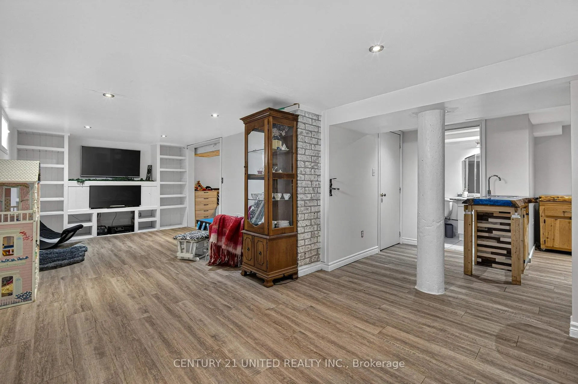 Photo 11 of 542 Mckellar Street, Peterborough, Otonabee Ward 1 — HOMEH