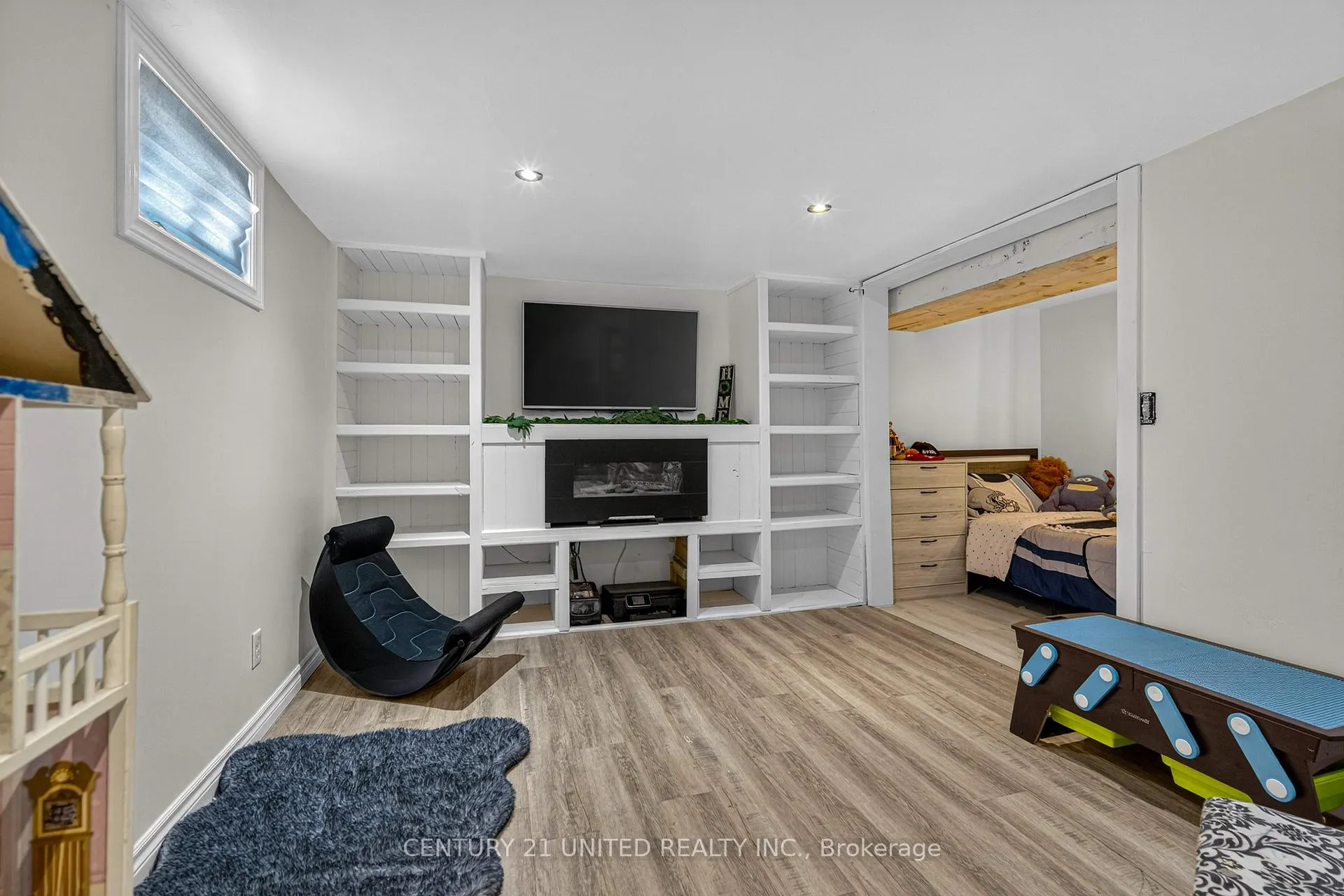 Photo 12 of 542 Mckellar Street, Peterborough, Otonabee Ward 1 — HOMEH