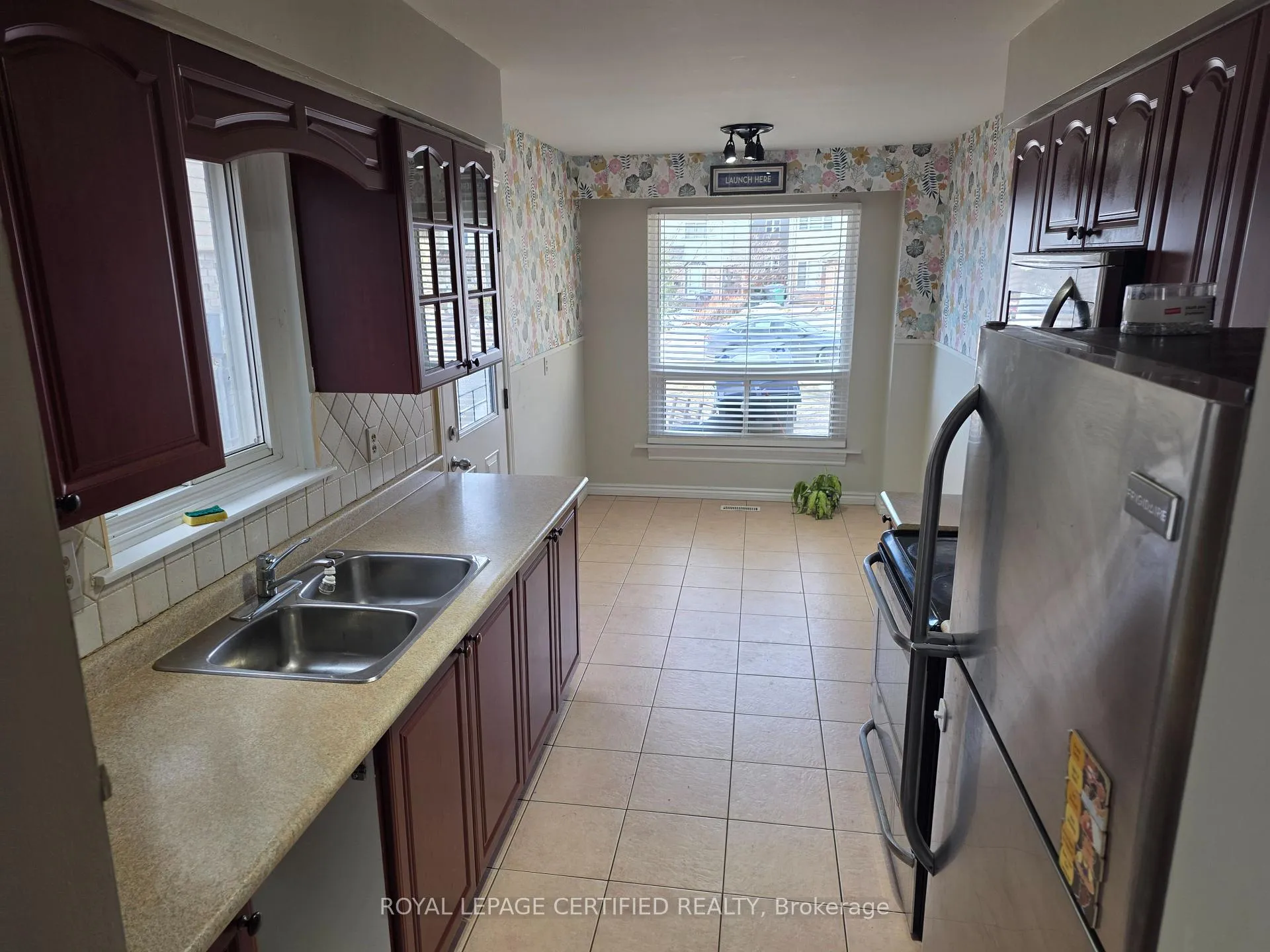 Photo 7 of 72 Fanshawe Drive, Brampton, Heart Lake West — HOMEH