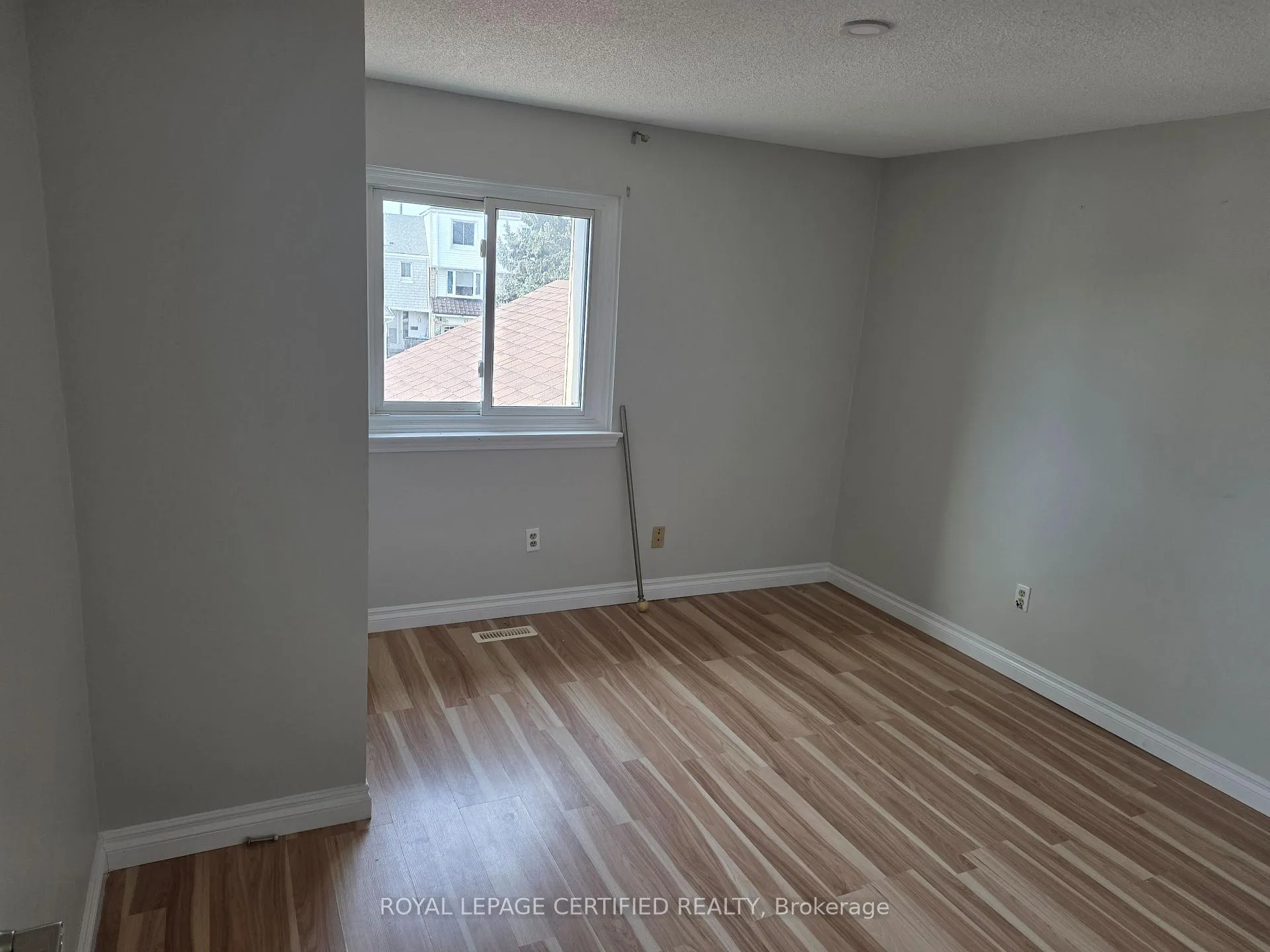 Photo 12 of 72 Fanshawe Drive, Brampton, Heart Lake West — HOMEH