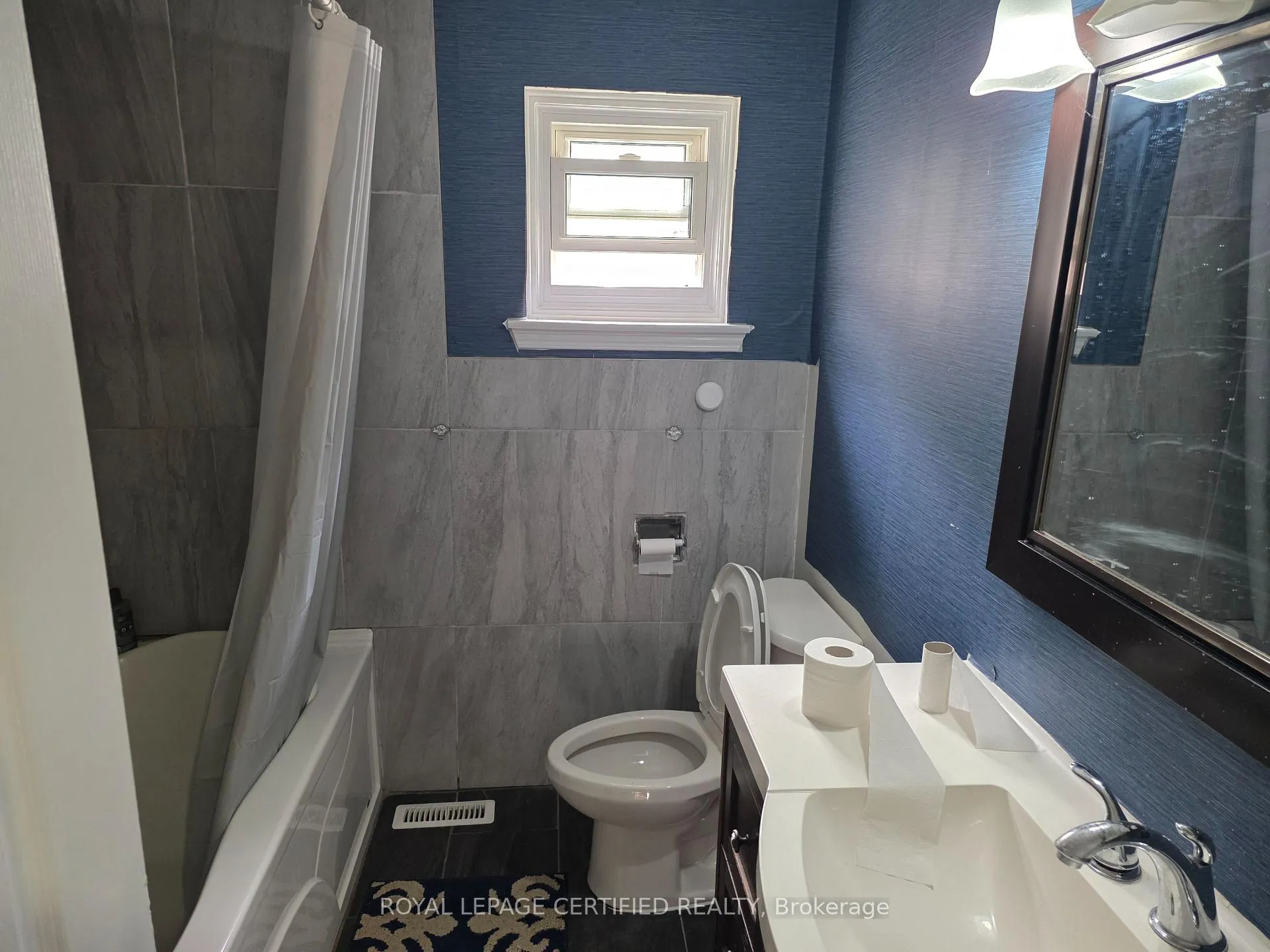 Photo 18 of 72 Fanshawe Drive, Brampton, Heart Lake West — HOMEH