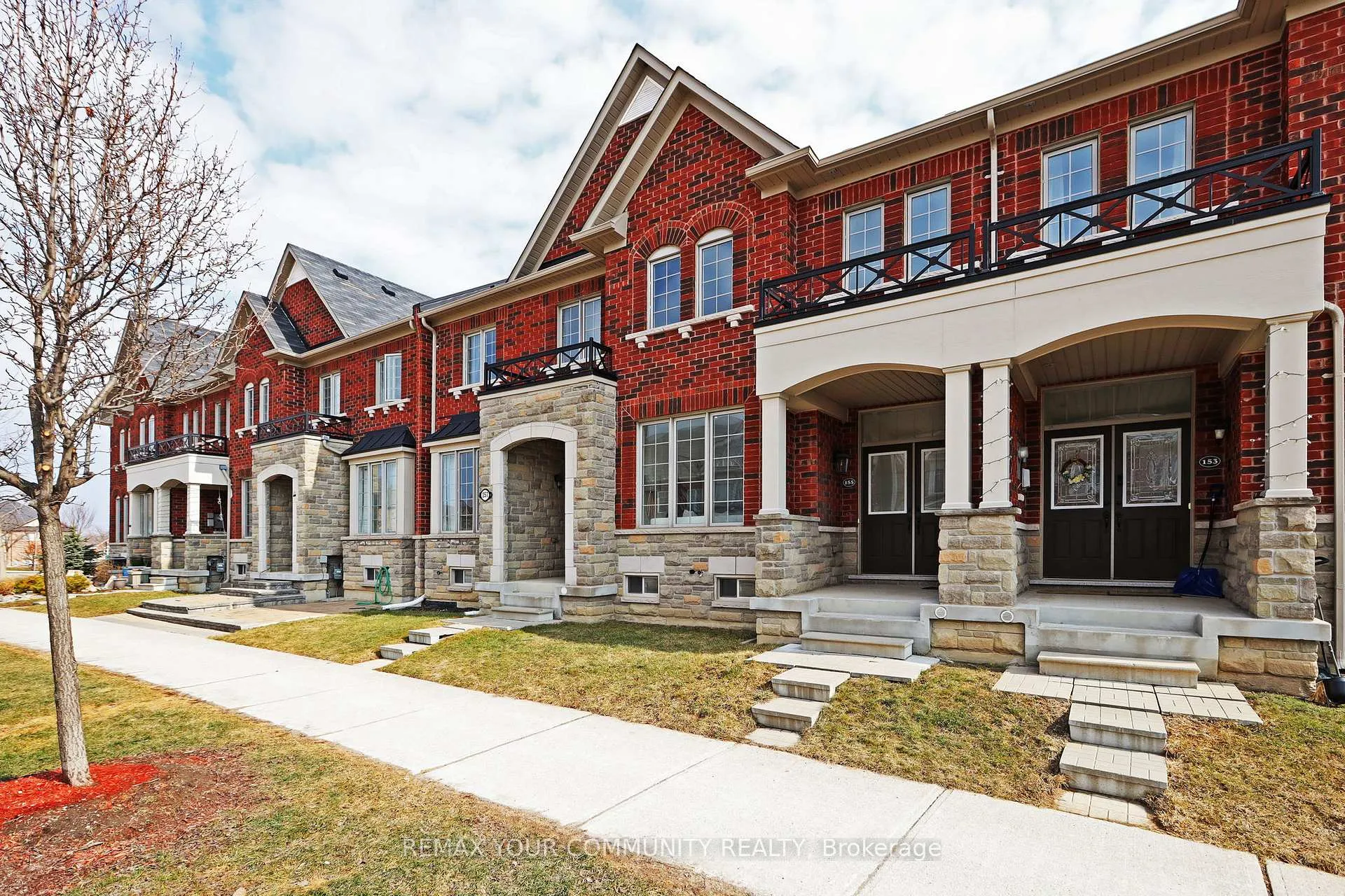 Photo 2 of 155 Harbord Street, Markham, Berczy — HOMEH