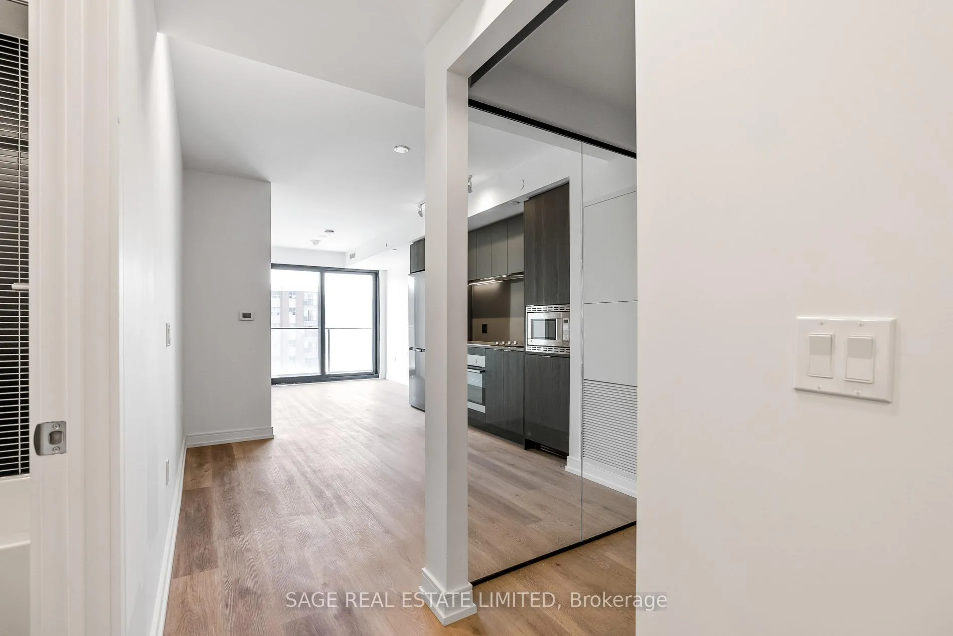 Photo 12 of Unit 1004, 1 Jarvis Street, Hamilton, Beasley — HOMEH