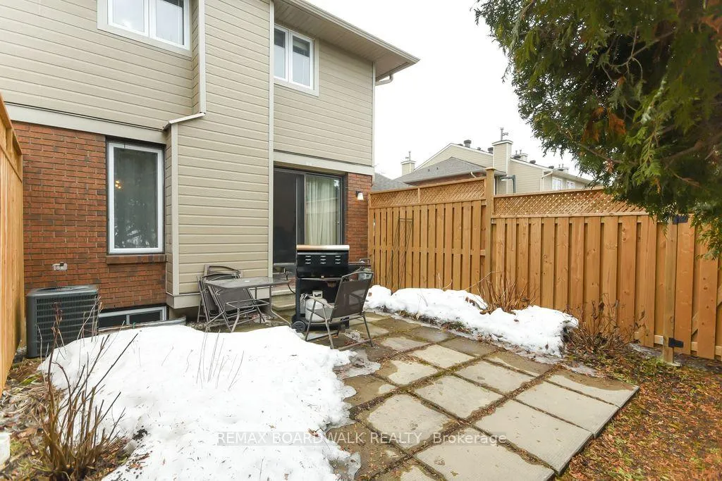 Photo 4 of 1619 Du Sommet Place N, Ottawa, Chateauneuf — HOMEH