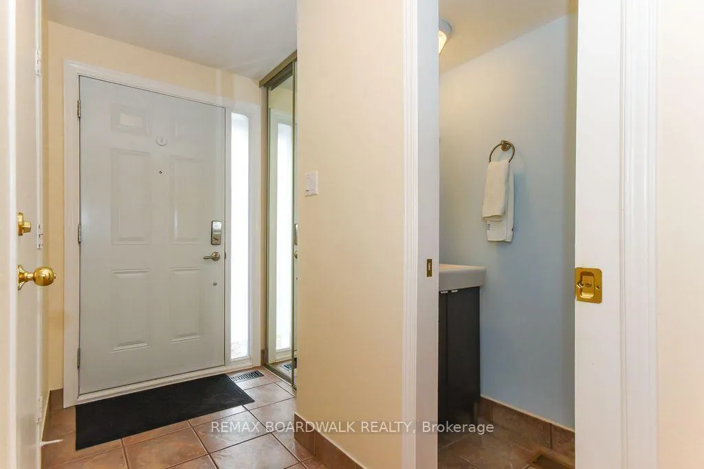Photo 5 of 1619 Du Sommet Place N, Ottawa, Chateauneuf — HOMEH