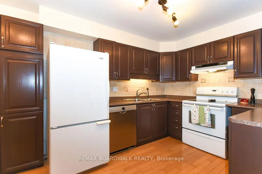 Photo 7 of 1619 Du Sommet Place N, Ottawa, Chateauneuf — HOMEH