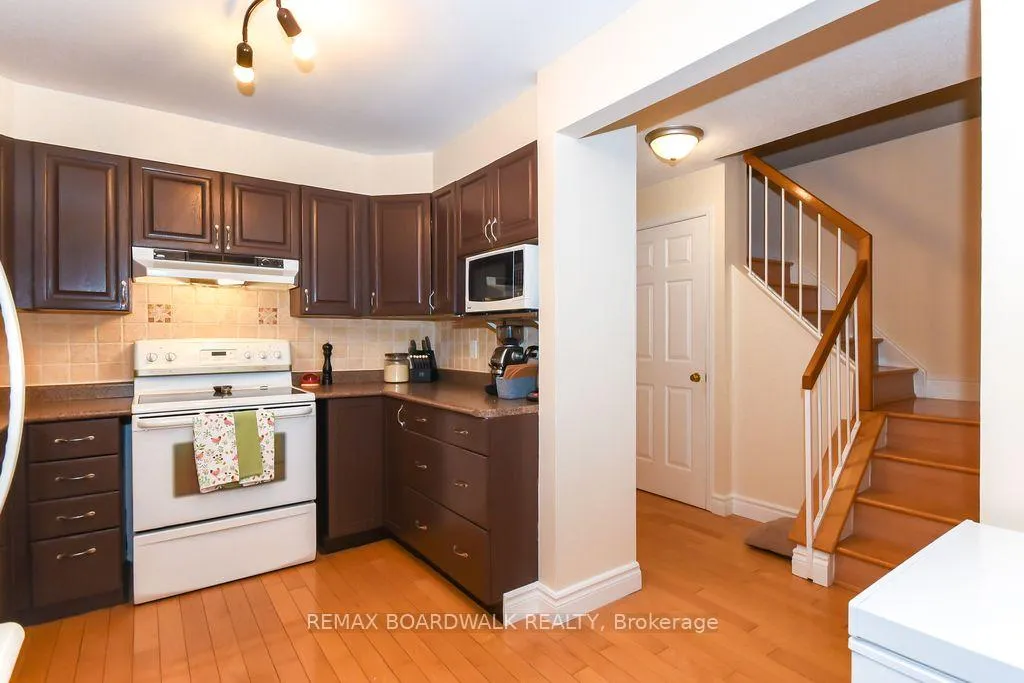 Photo 8 of 1619 Du Sommet Place N, Ottawa, Chateauneuf — HOMEH