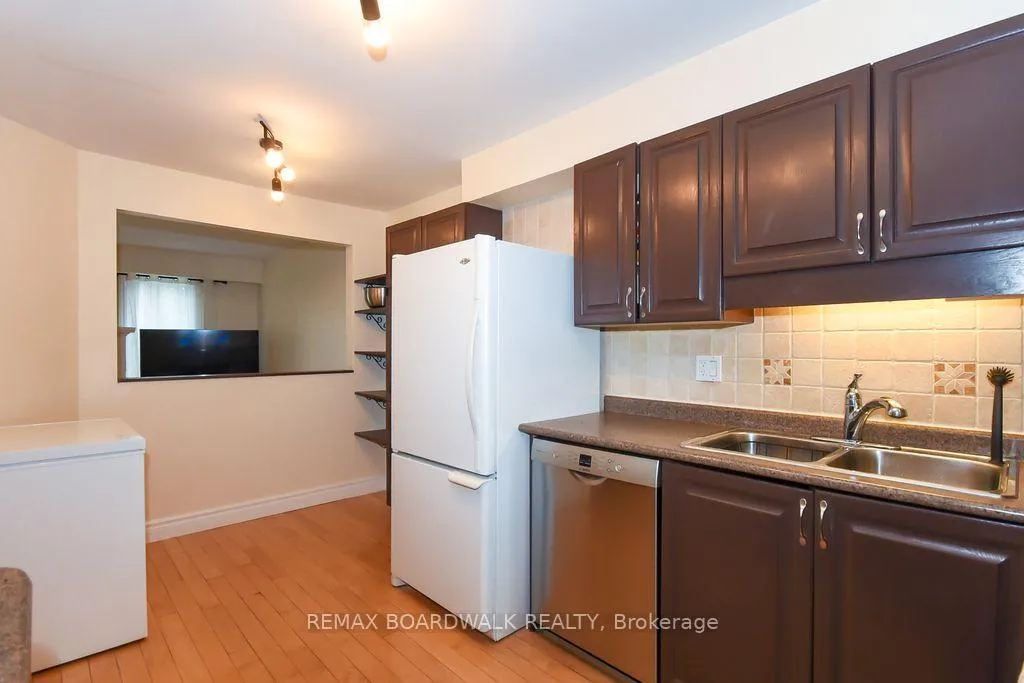 Photo 11 of 1619 Du Sommet Place N, Ottawa, Chateauneuf — HOMEH