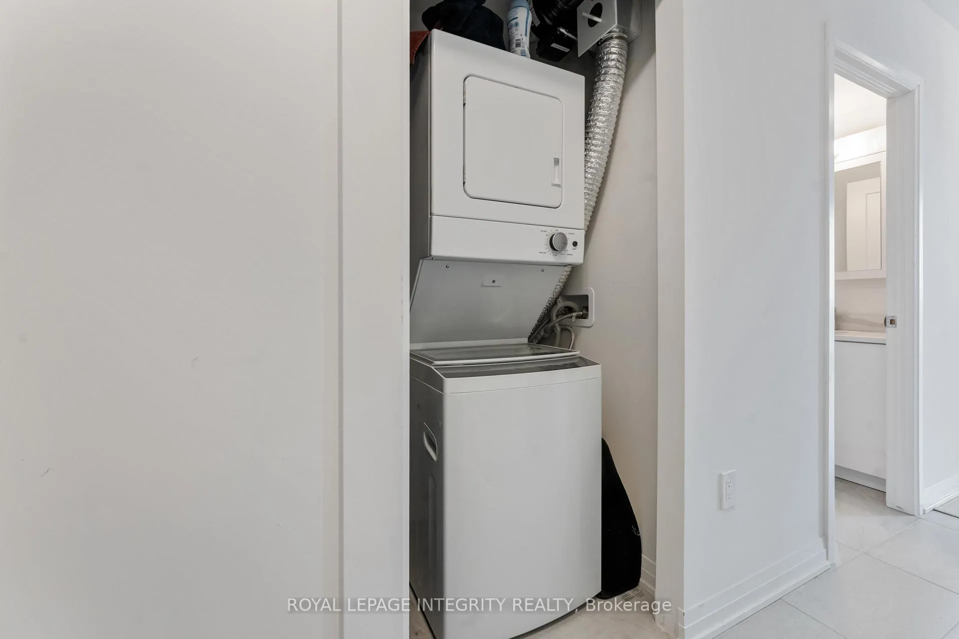Photo 11 of Unit 1008, 805 Carling Avenue, Ottawa, West Centre Town — HOMEH