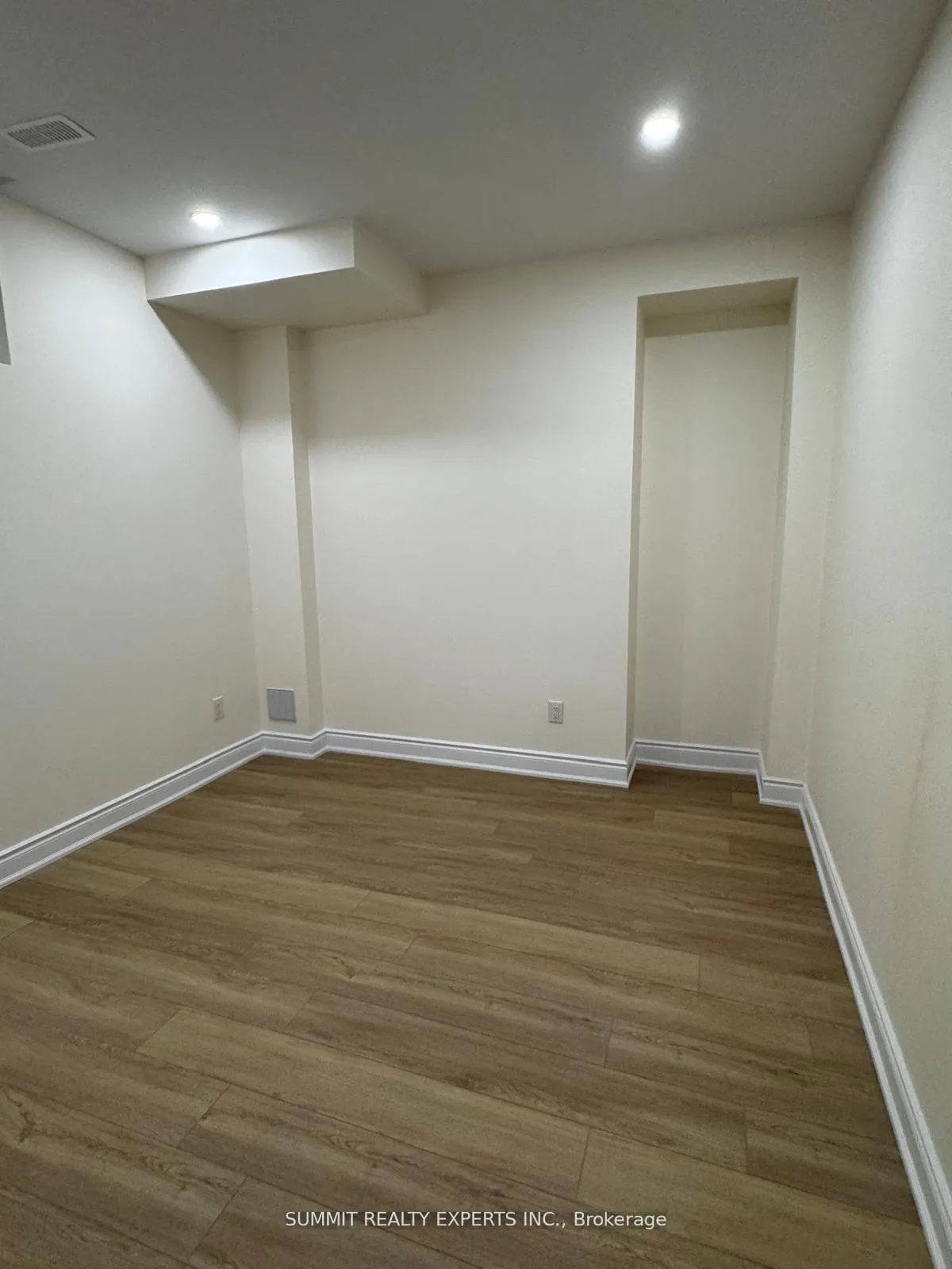 Photo 3 of Unit Basement, 27 James Walker Avenue, Caledon, Caledon East — HOMEH