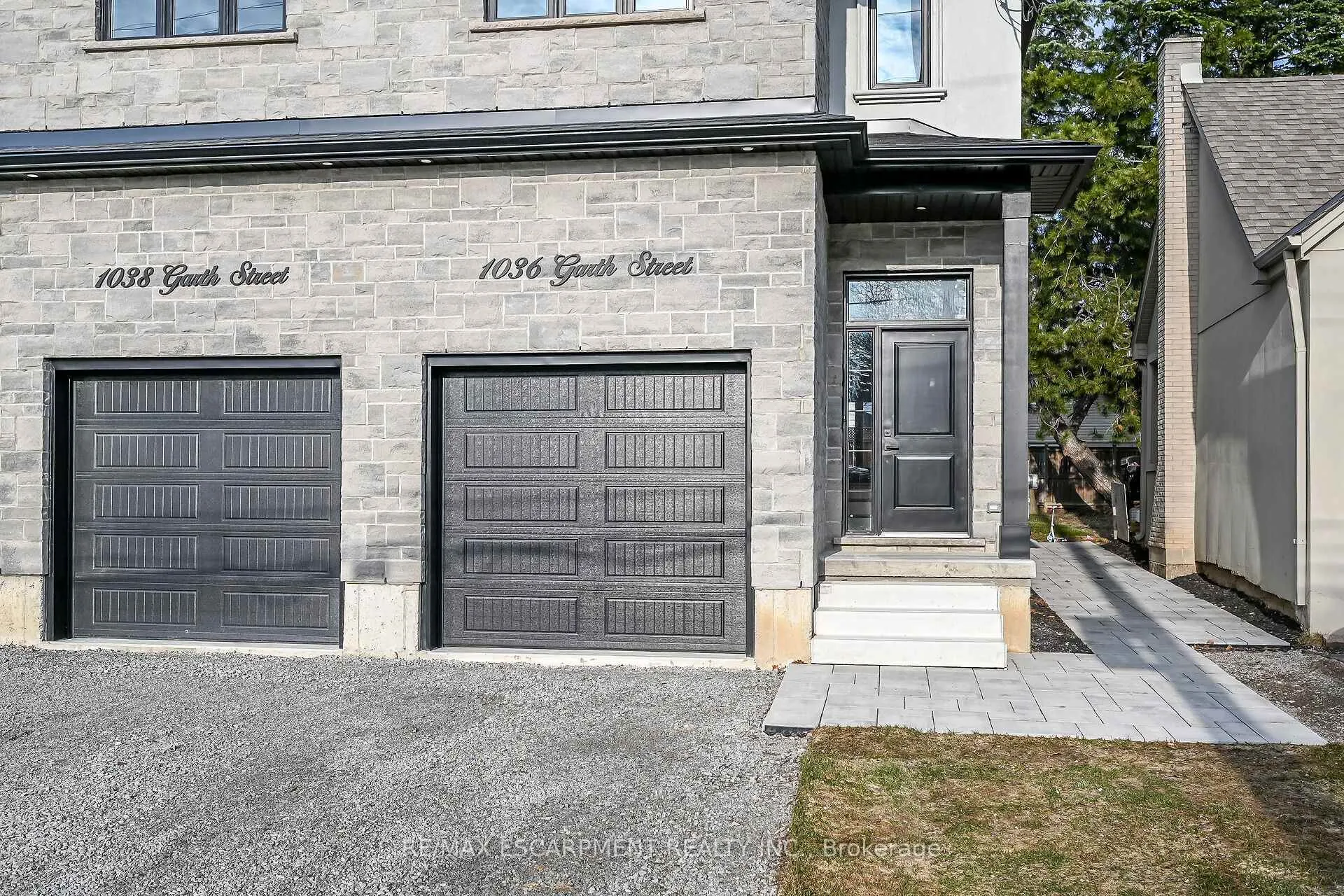 Photo 2 of 1036 Garth Street, Hamilton, Gilbert — HOMEH