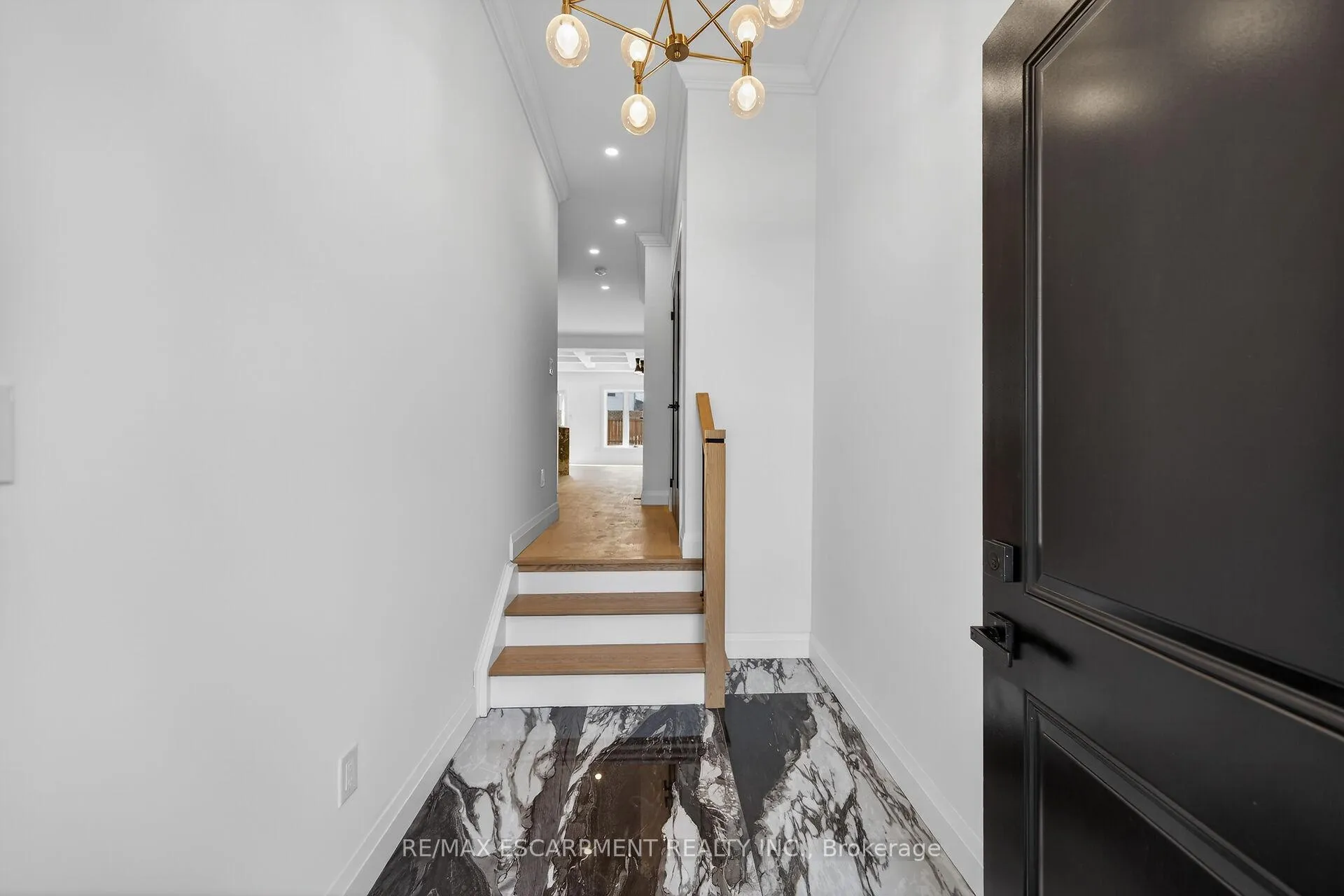 Photo 4 of 1036 Garth Street, Hamilton, Gilbert — HOMEH
