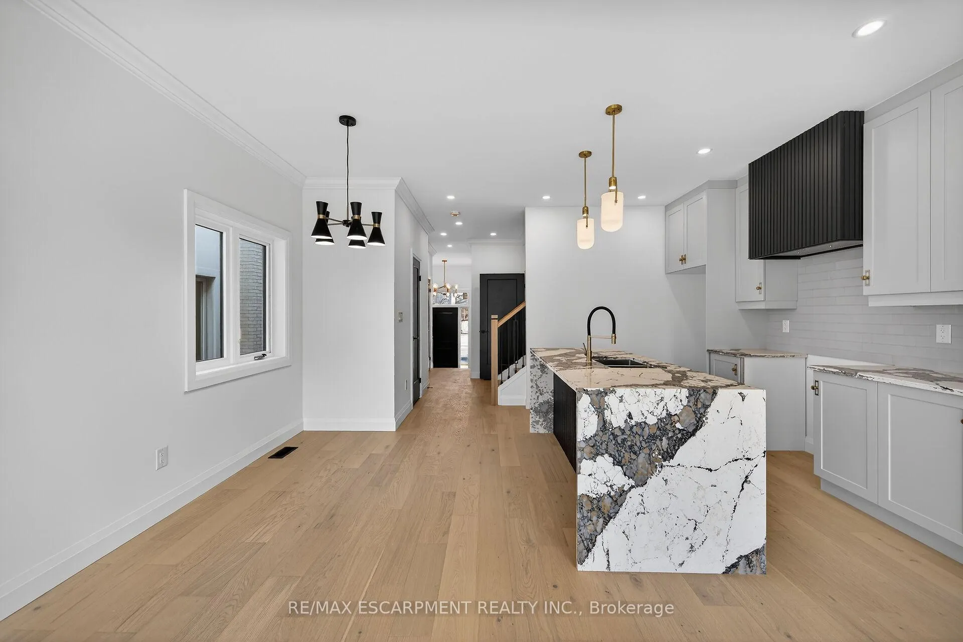 Photo 16 of 1036 Garth Street, Hamilton, Gilbert — HOMEH