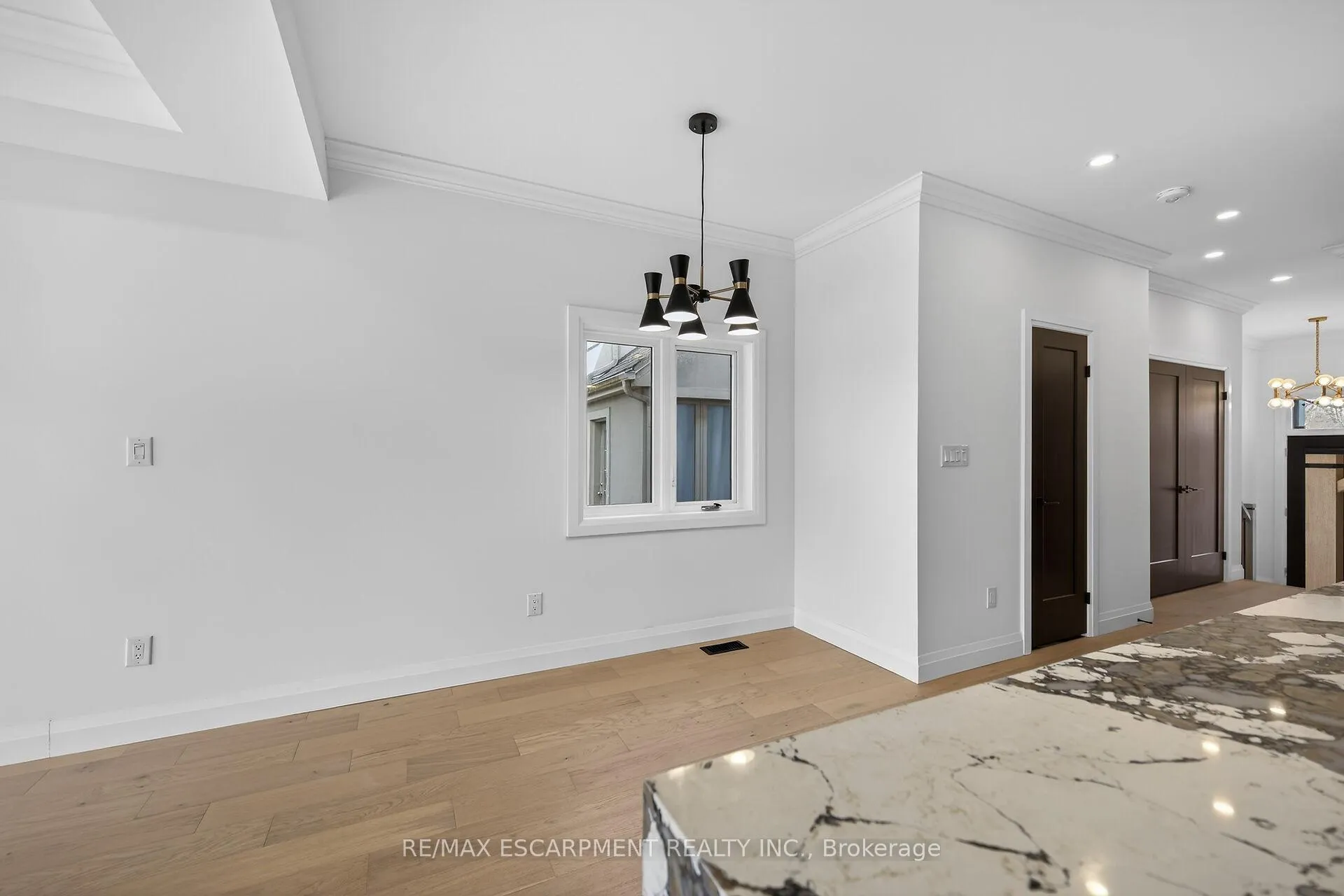 Photo 17 of 1036 Garth Street, Hamilton, Gilbert — HOMEH