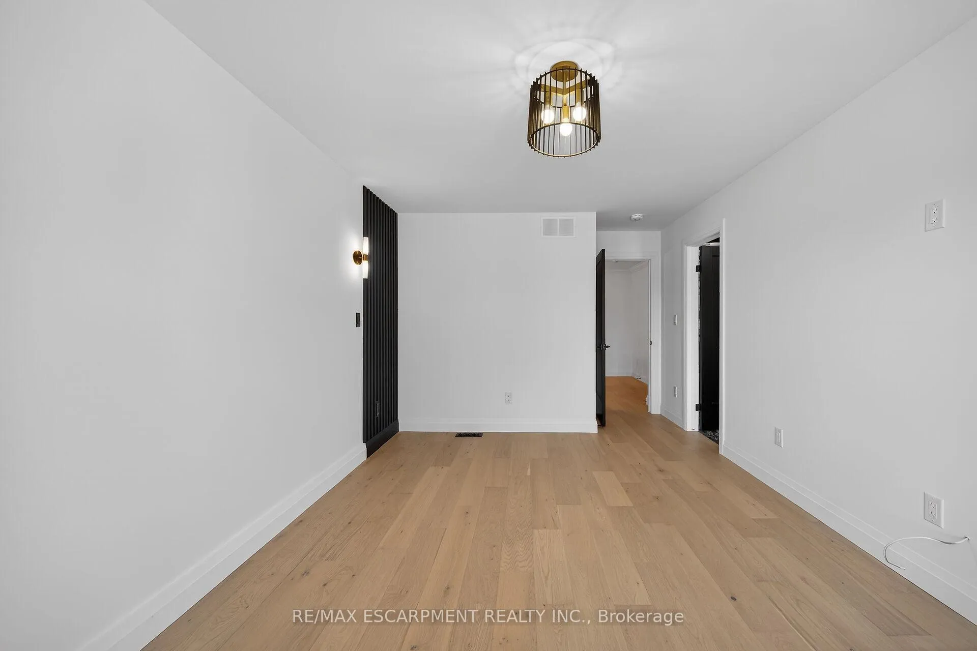 Photo 25 of 1036 Garth Street, Hamilton, Gilbert — HOMEH
