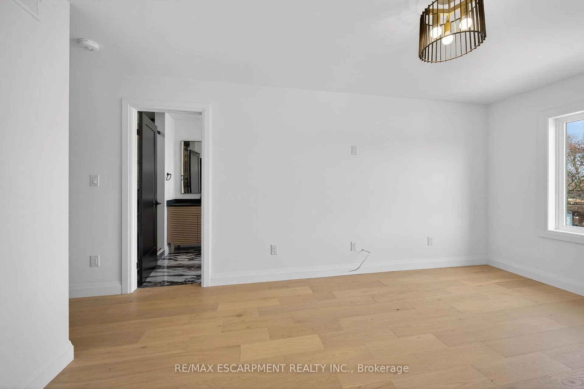 Photo 26 of 1036 Garth Street, Hamilton, Gilbert — HOMEH