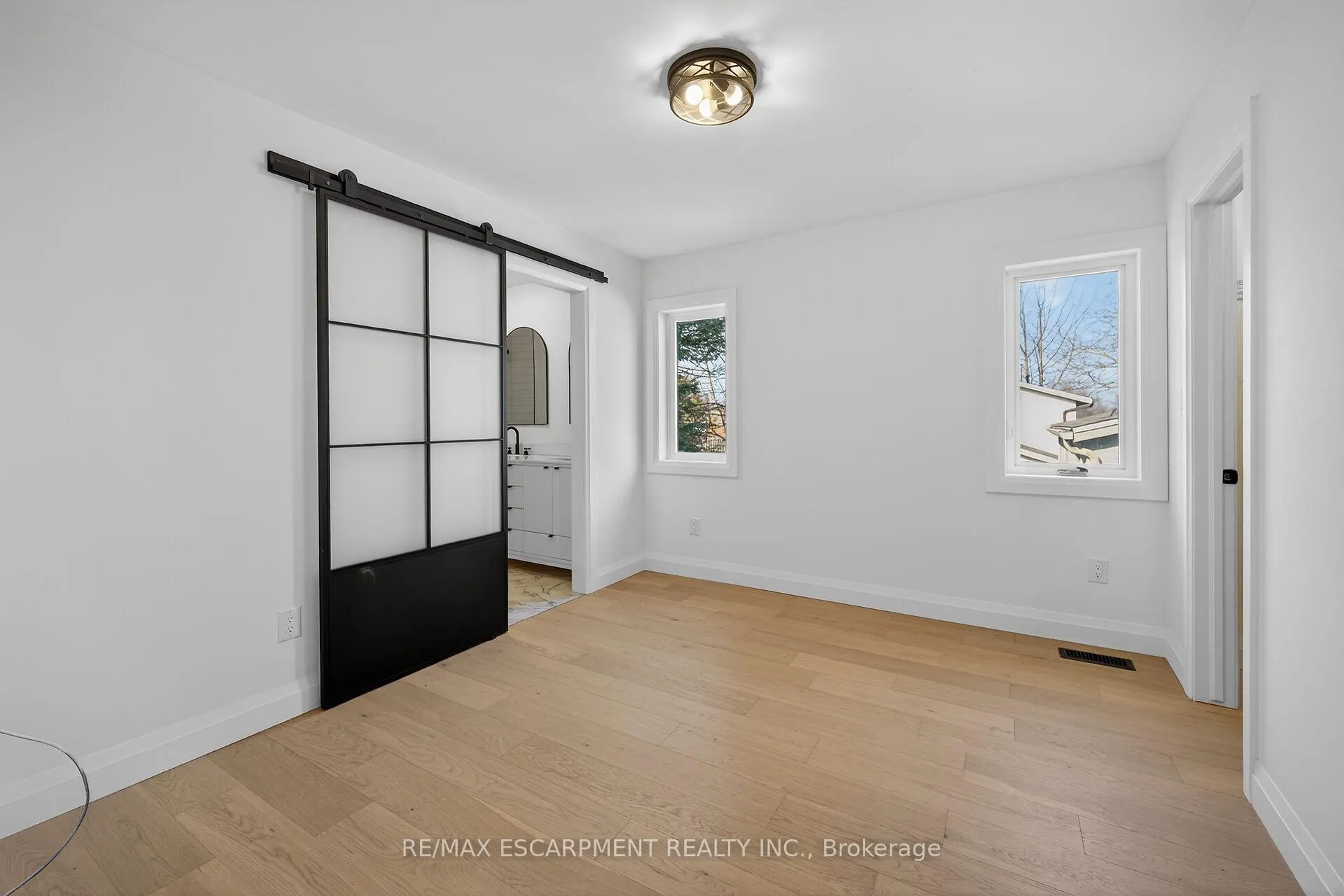Photo 30 of 1036 Garth Street, Hamilton, Gilbert — HOMEH