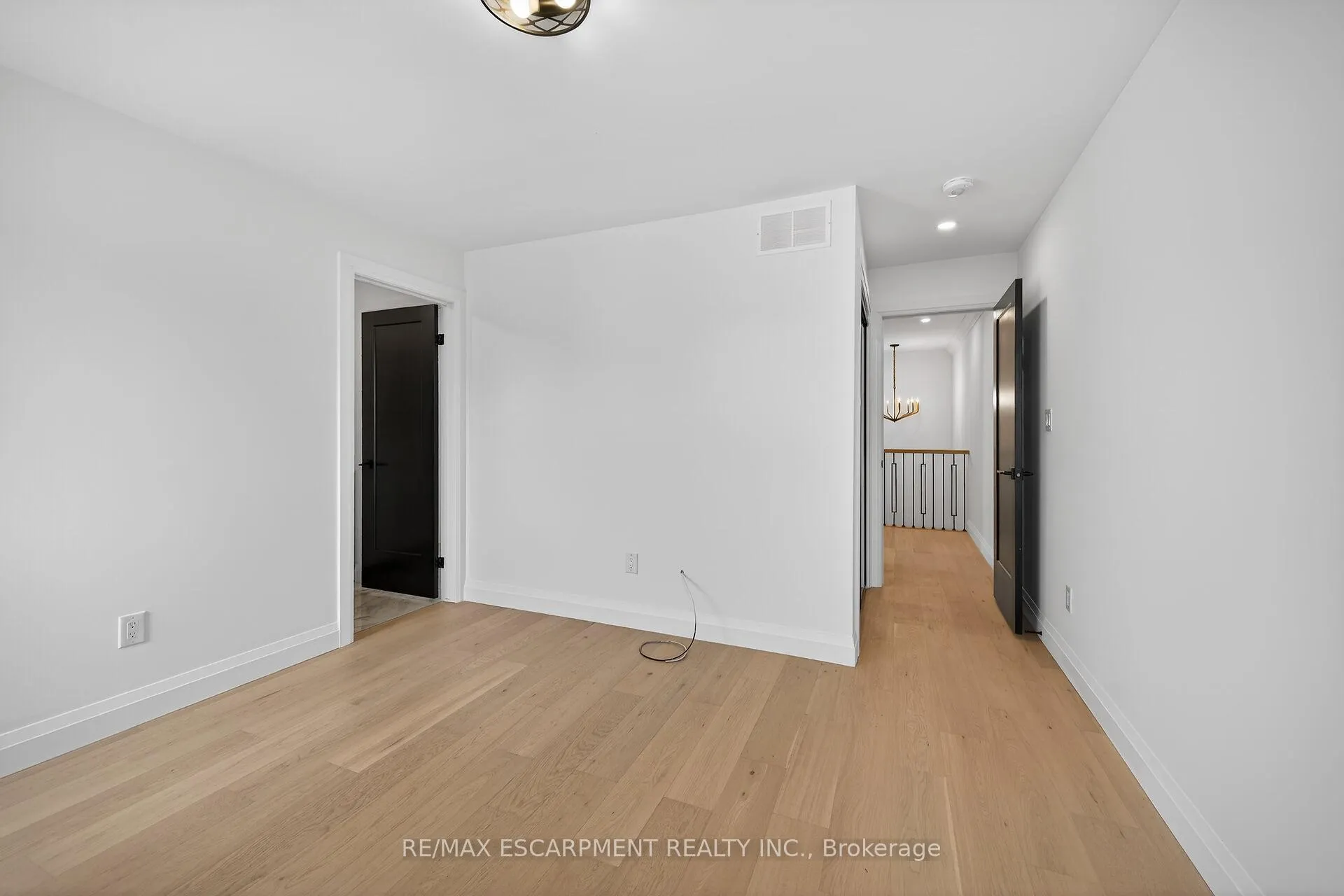 Photo 37 of 1036 Garth Street, Hamilton, Gilbert — HOMEH