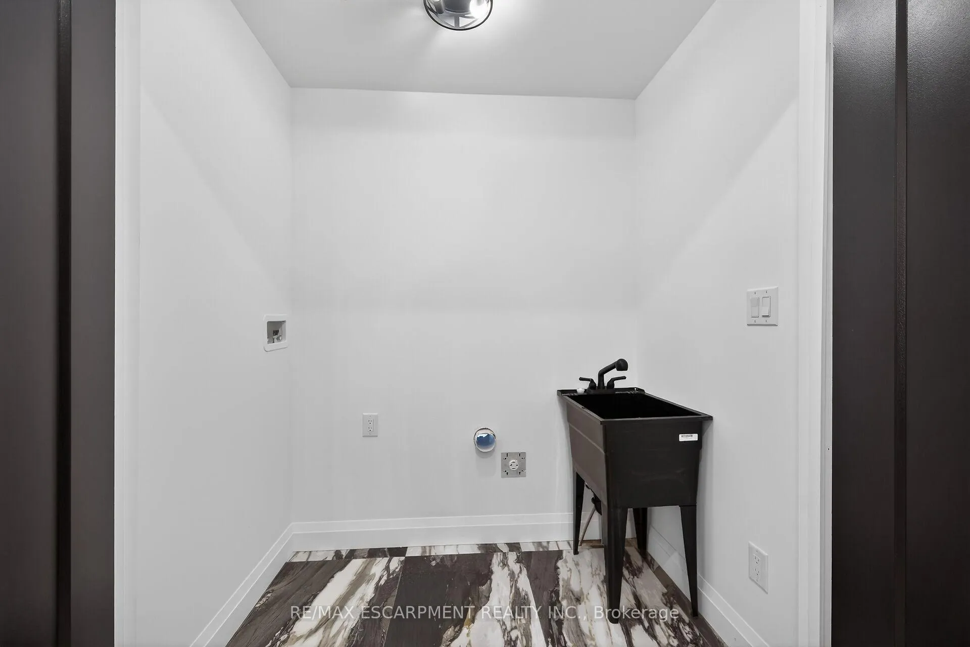 Photo 42 of 1036 Garth Street, Hamilton, Gilbert — HOMEH