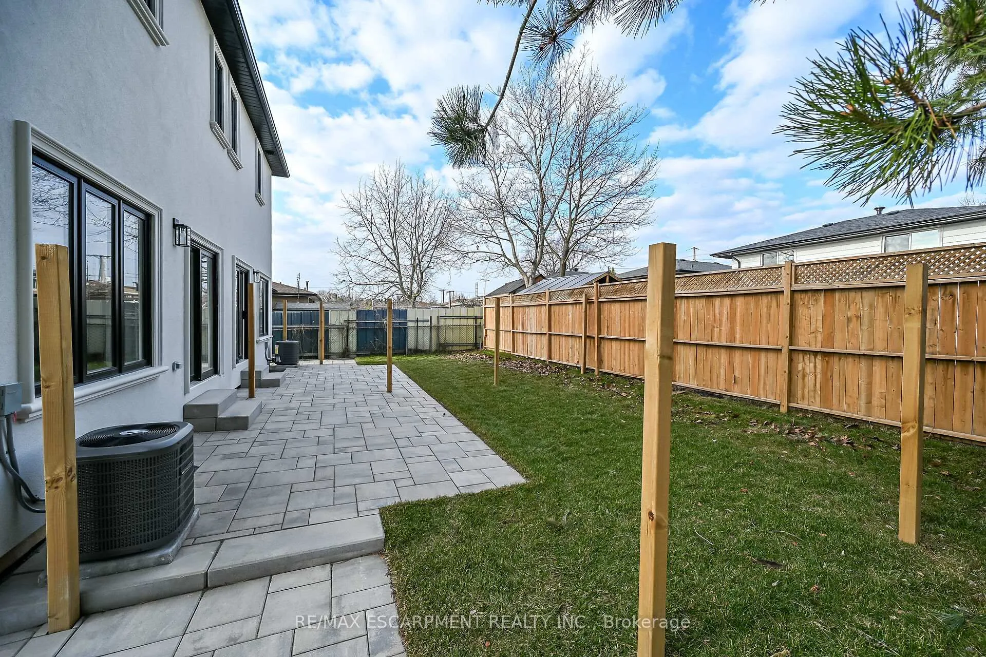 Photo 45 of 1036 Garth Street, Hamilton, Gilbert — HOMEH