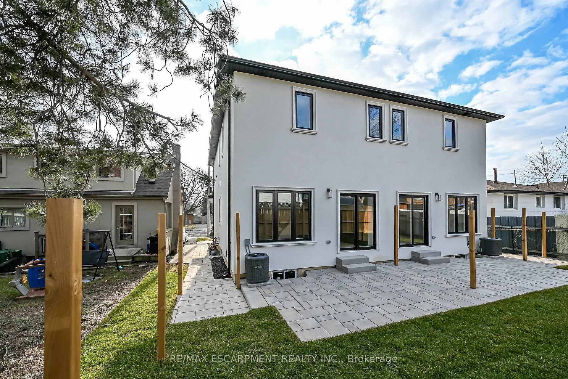 Photo 46 of 1036 Garth Street, Hamilton, Gilbert — HOMEH