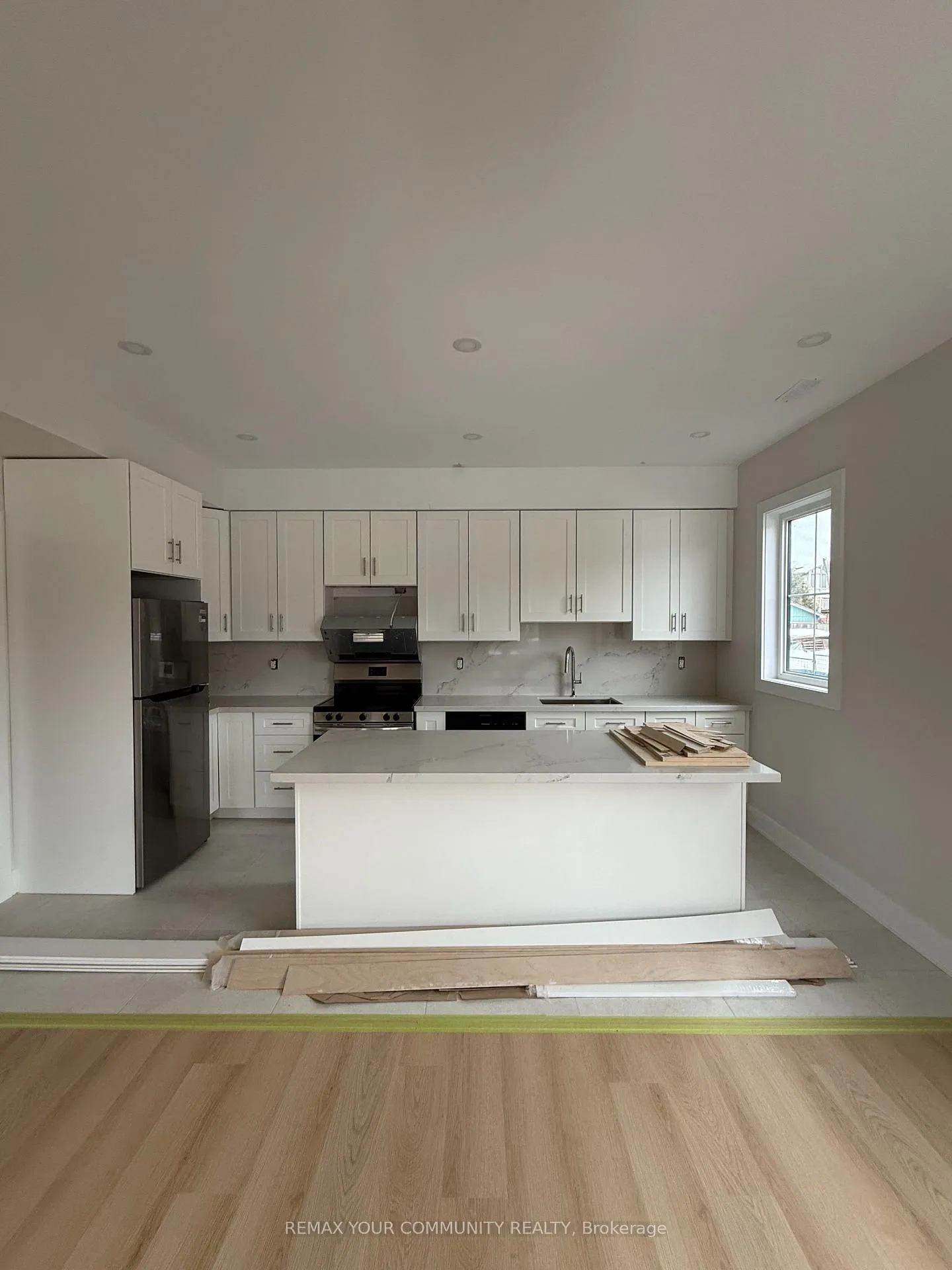 Photo 5 of Unit 1, 19 Cousins Drive, Aurora, Aurora Village — HOMEH