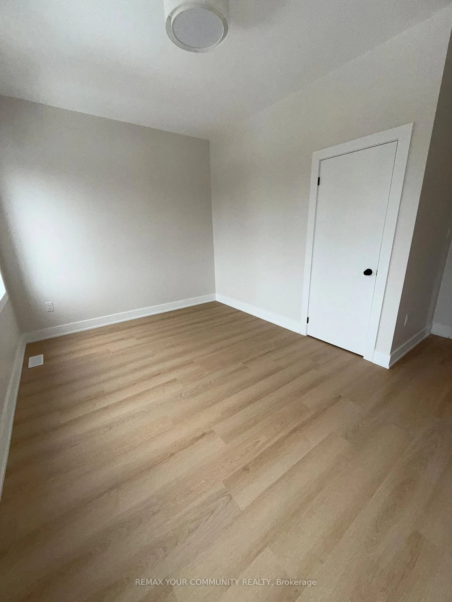 Photo 13 of Unit 1, 19 Cousins Drive, Aurora, Aurora Village — HOMEH