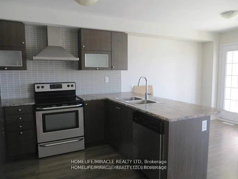 Photo 5 of 142 Golden Springs Drive, Brampton, Northwest Brampton — HOMEH
