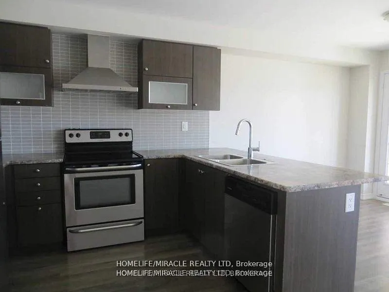 Photo 7 of 142 Golden Springs Drive, Brampton, Northwest Brampton — HOMEH