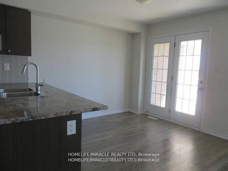 Photo 9 of 142 Golden Springs Drive, Brampton, Northwest Brampton — HOMEH
