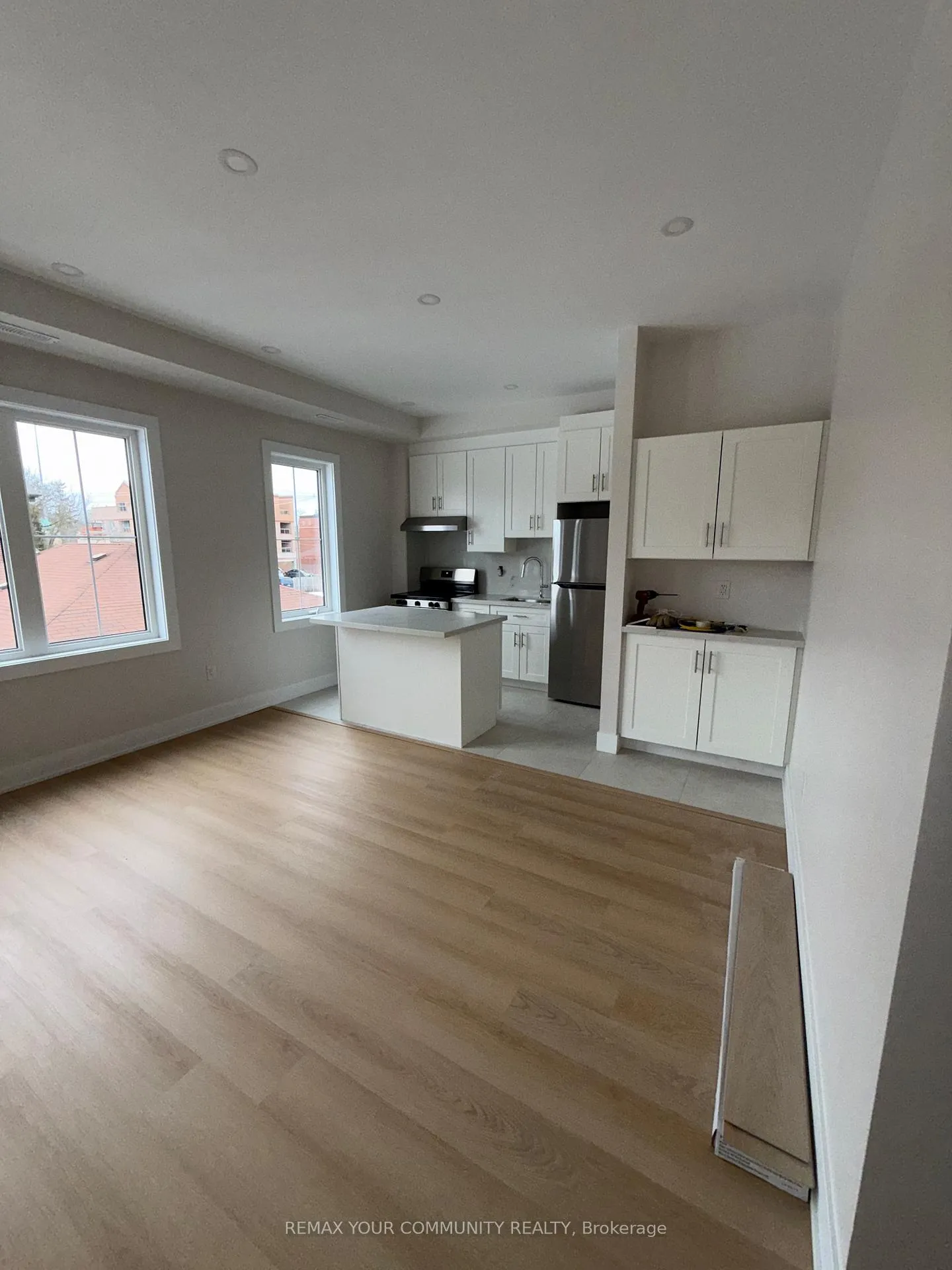 Photo 7 of Unit 2, 19 Cousins Drive, Aurora, Aurora Village — HOMEH