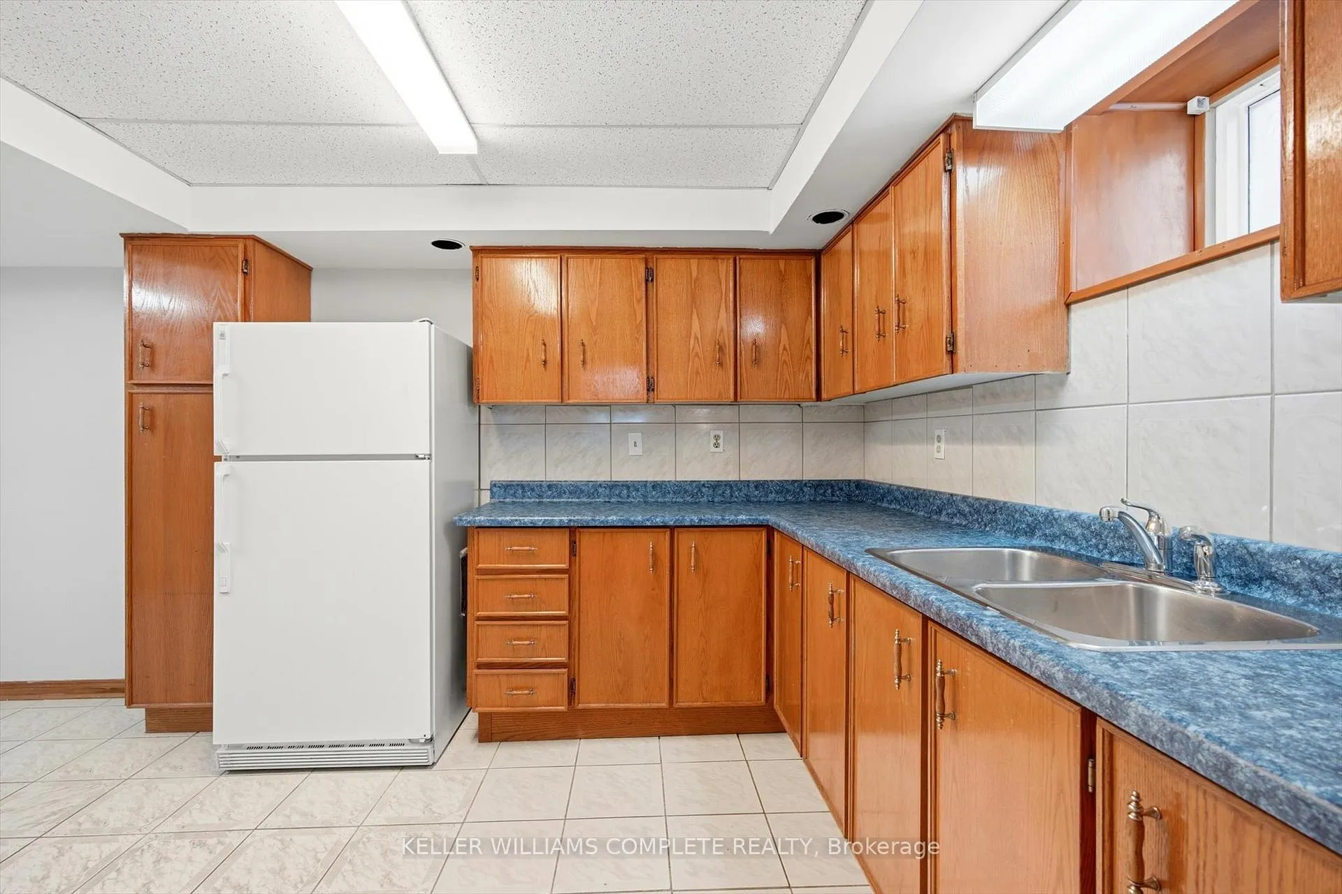 Photo 6 of Unit LOWER, 114 Slinger Avenue, Hamilton, Stoney Creek Mountain — HOMEH