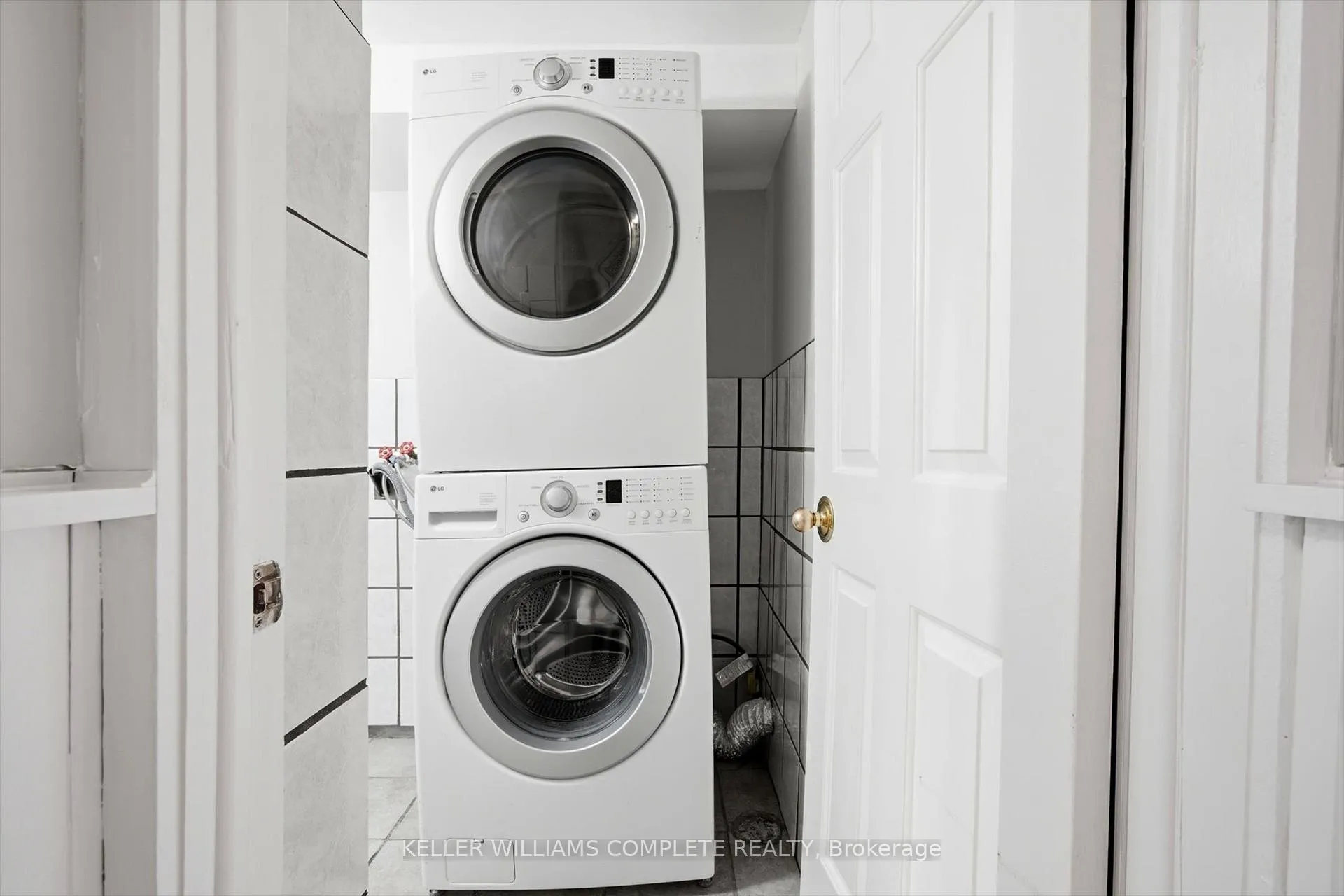 Photo 13 of Unit LOWER, 114 Slinger Avenue, Hamilton, Stoney Creek Mountain — HOMEH