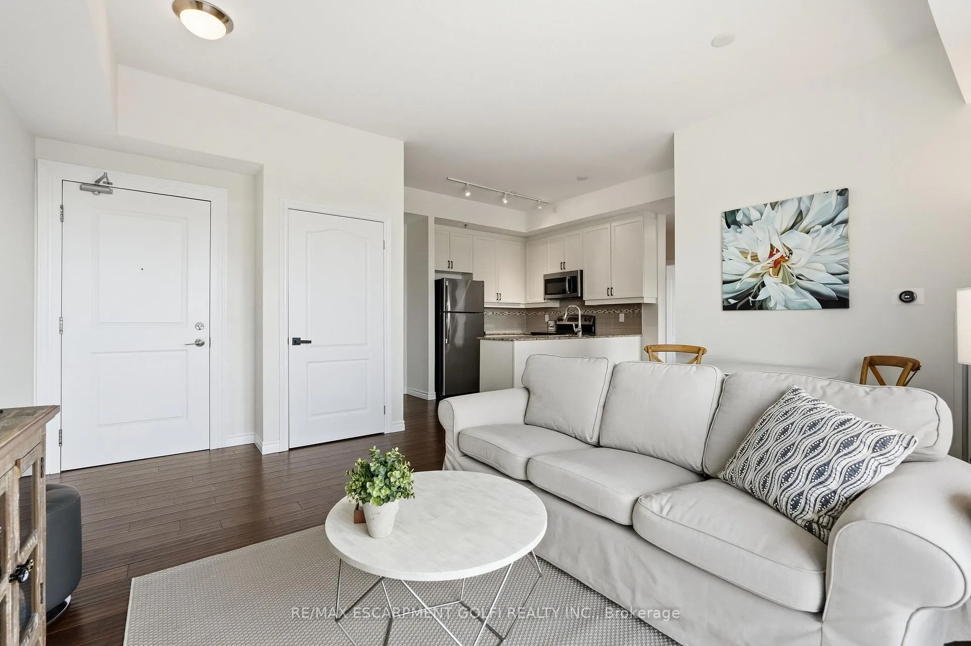 Photo 8 of Unit 501, 34 Plains Road E, Burlington, LaSalle — HOMEH