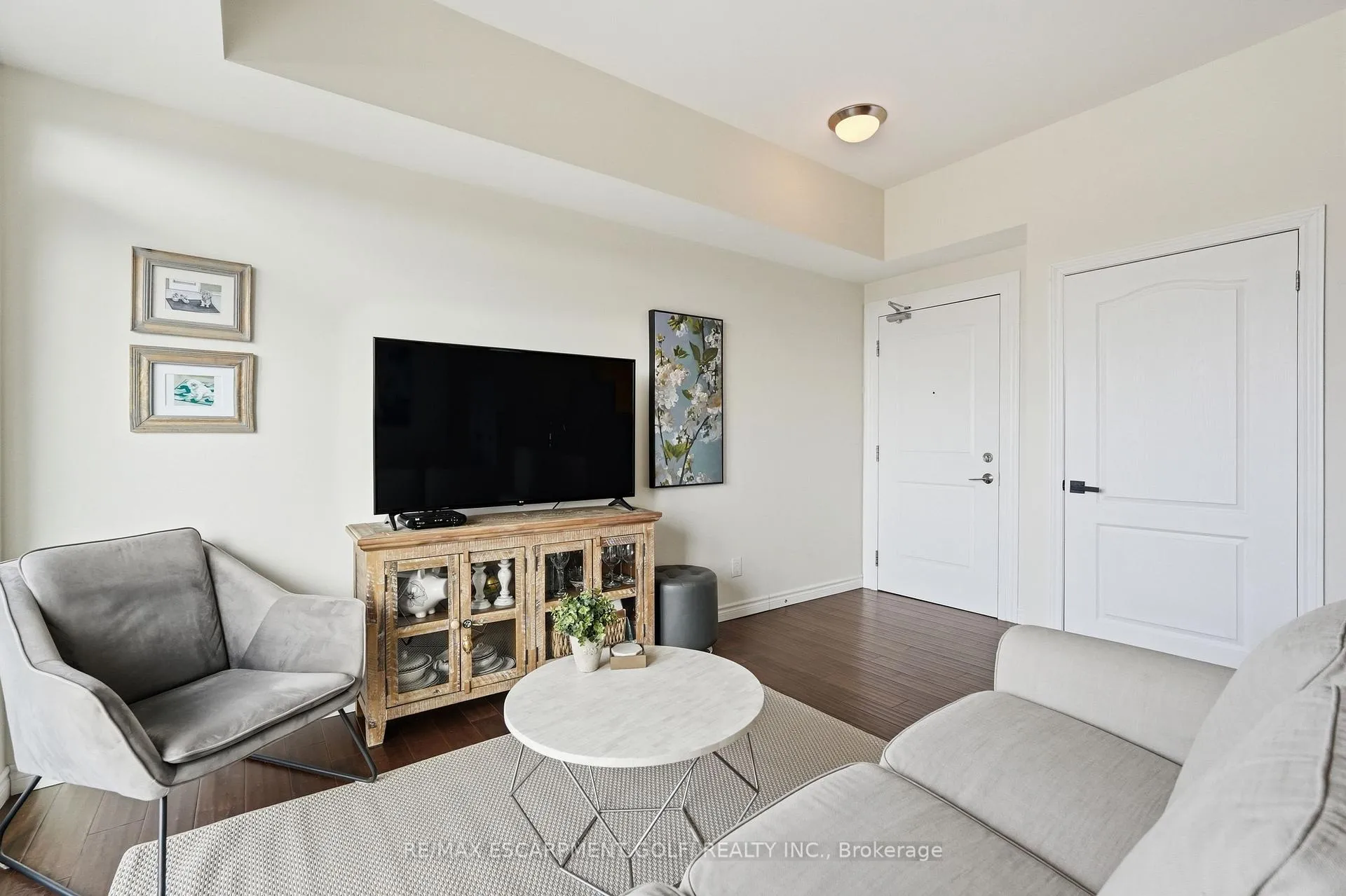 Photo 9 of Unit 501, 34 Plains Road E, Burlington, LaSalle — HOMEH
