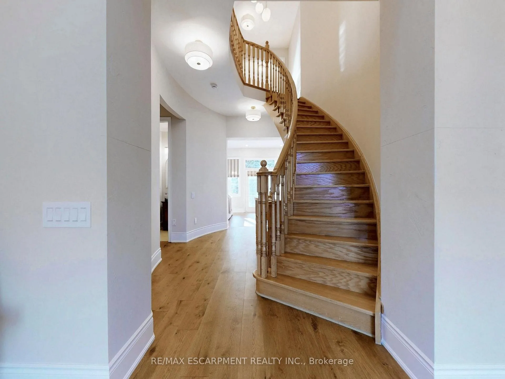 Photo 5 of 3340 Mistwell Crescent, Oakville, Bronte — HOMEH
