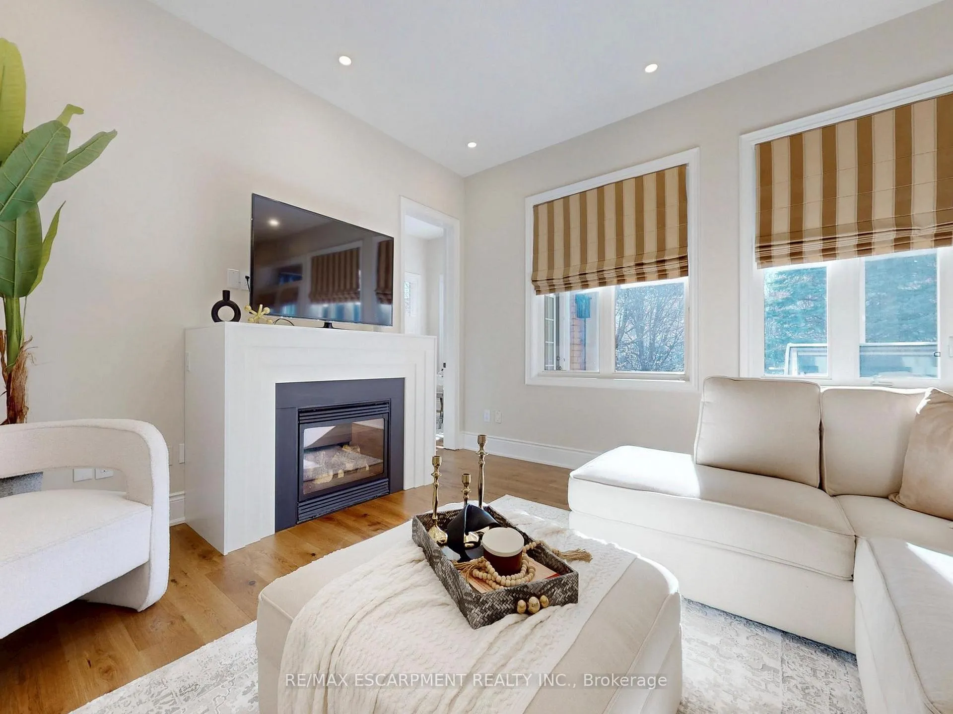 Photo 9 of 3340 Mistwell Crescent, Oakville, Bronte — HOMEH