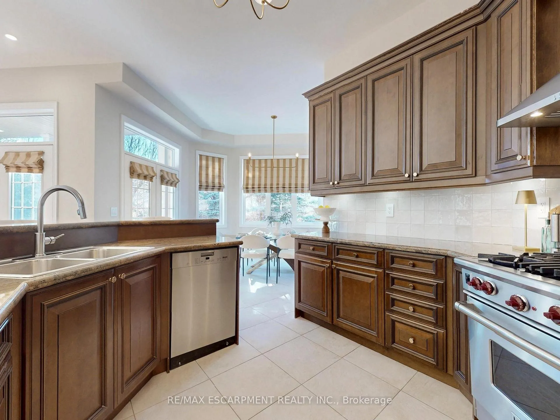 Photo 13 of 3340 Mistwell Crescent, Oakville, Bronte — HOMEH